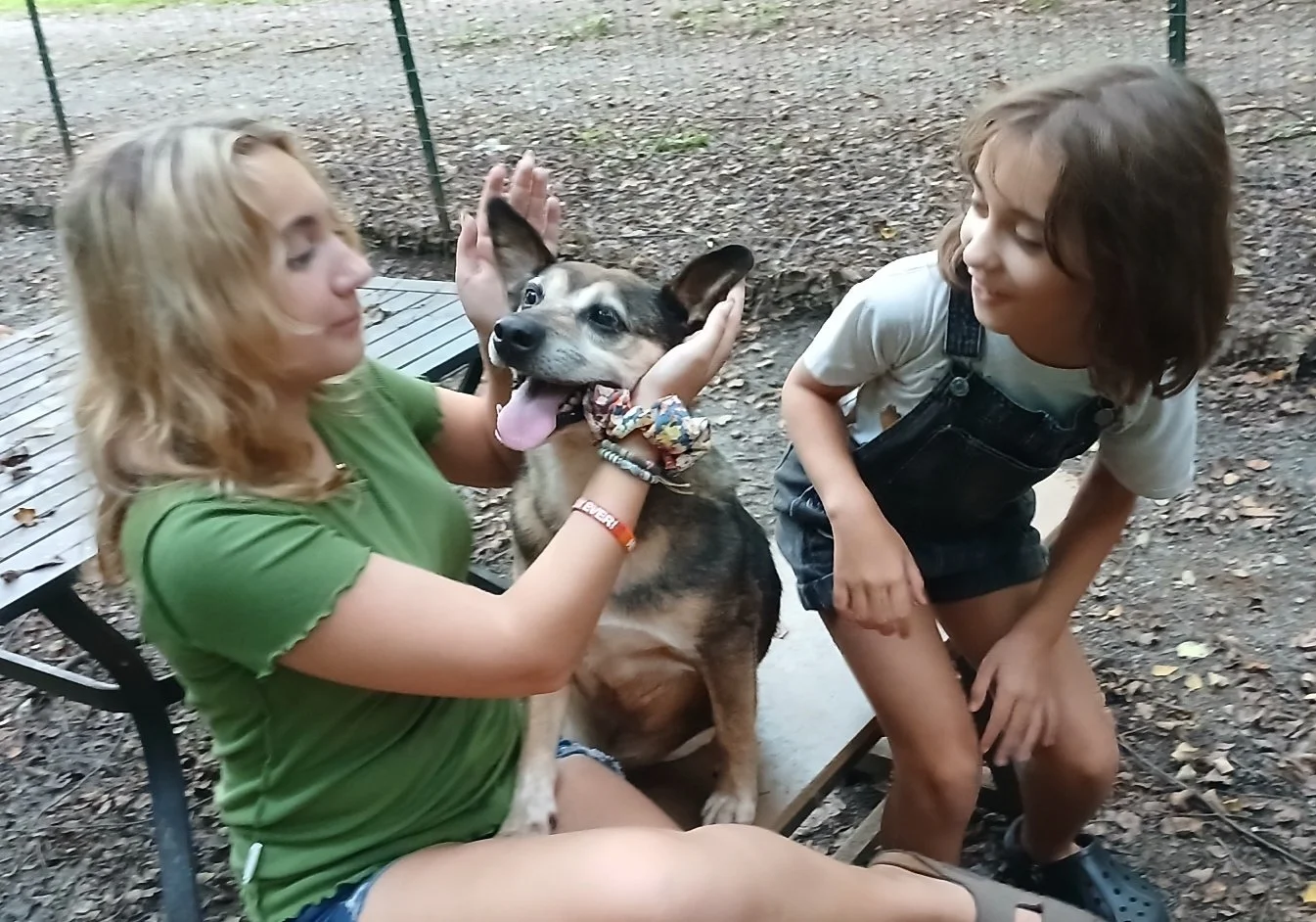 Templeton getting love from Charlotte and Maggie!