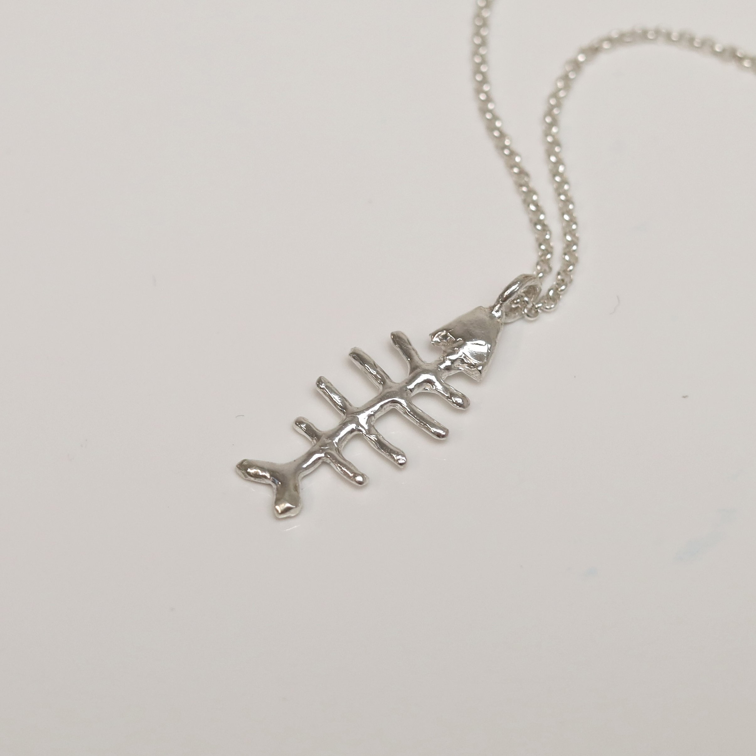 fishbone pendant1.jpg
