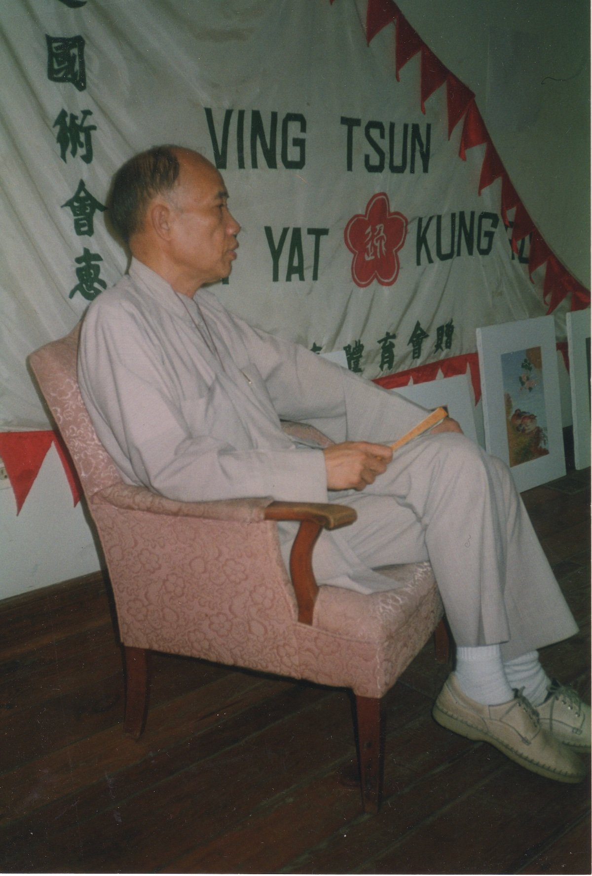 Grandmaster Moy Yat relaxing after the Chi Sao on Centerline Seminar, 1995