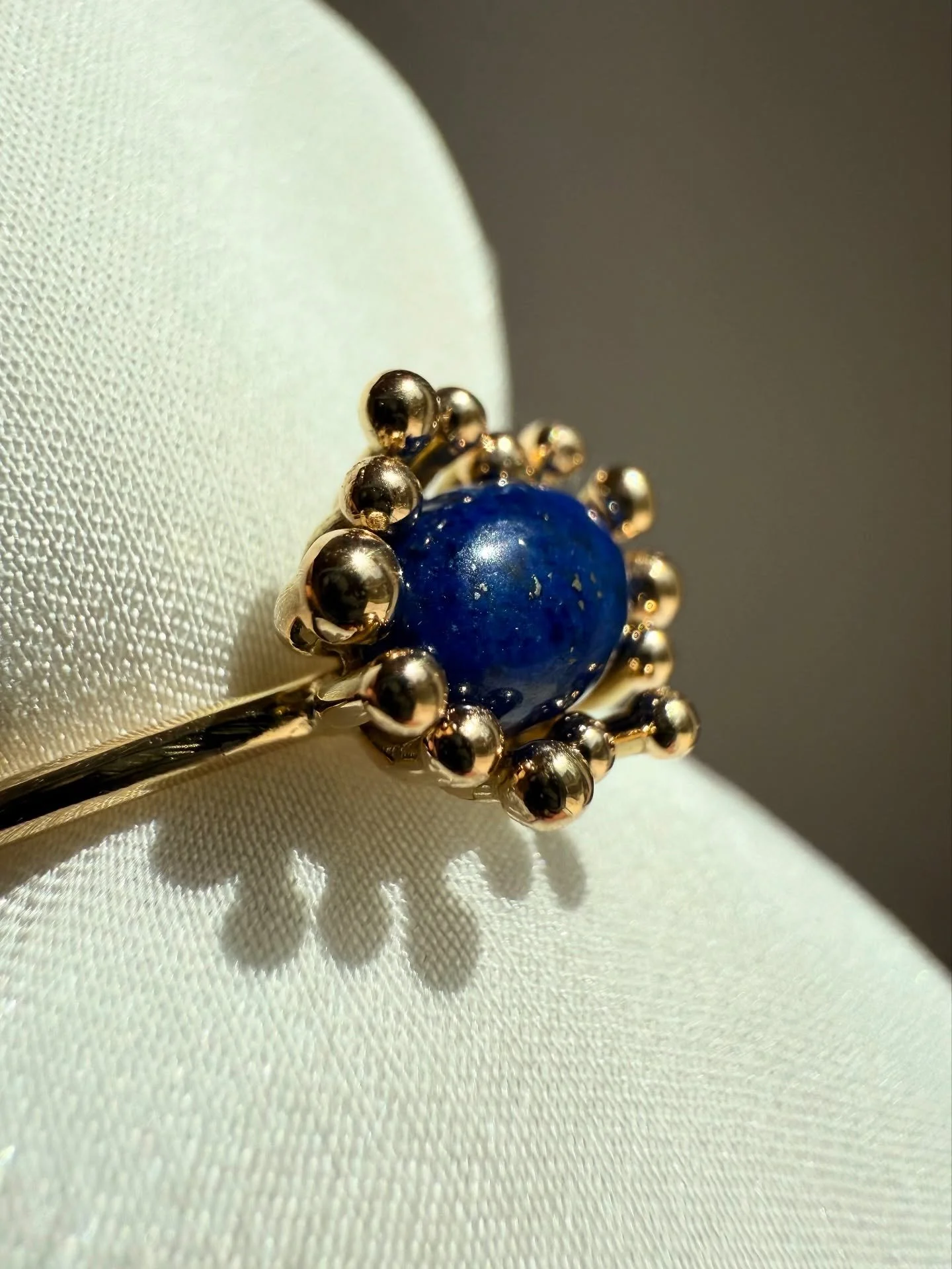 ✨ Sotto il cielo stellato di Giotto ✨
Edizione Limitata &ndash; solo 5 esemplari.
Mancava il quinto&hellip; ed eccolo qui.
Ci sono voluti quasi due anni, ma anche lui ha finalmente trovato casa. 💙

Ispirato alla celebre volta della Cappella degli Sc