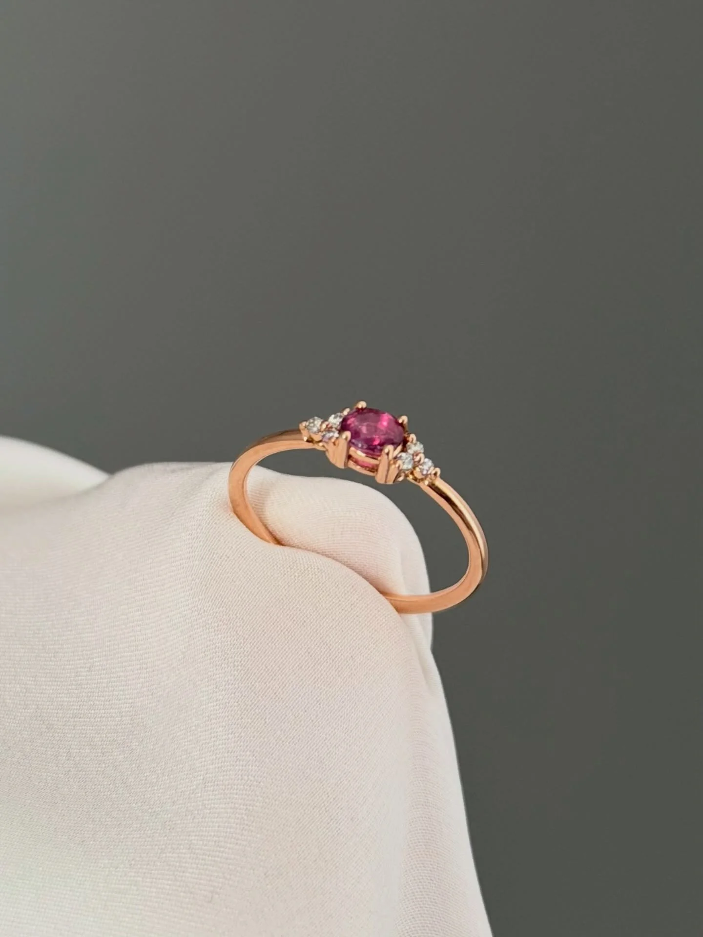 Metamorfosi per Eleonora 💕

scorri le immagini per vedere com&rsquo;era prima!
#cristinafavagioielli
#metamorfosi
#gioiellipoetici
#gioiellipersonalizzati 
#gioielliartigianali 
senzatempo eleganza