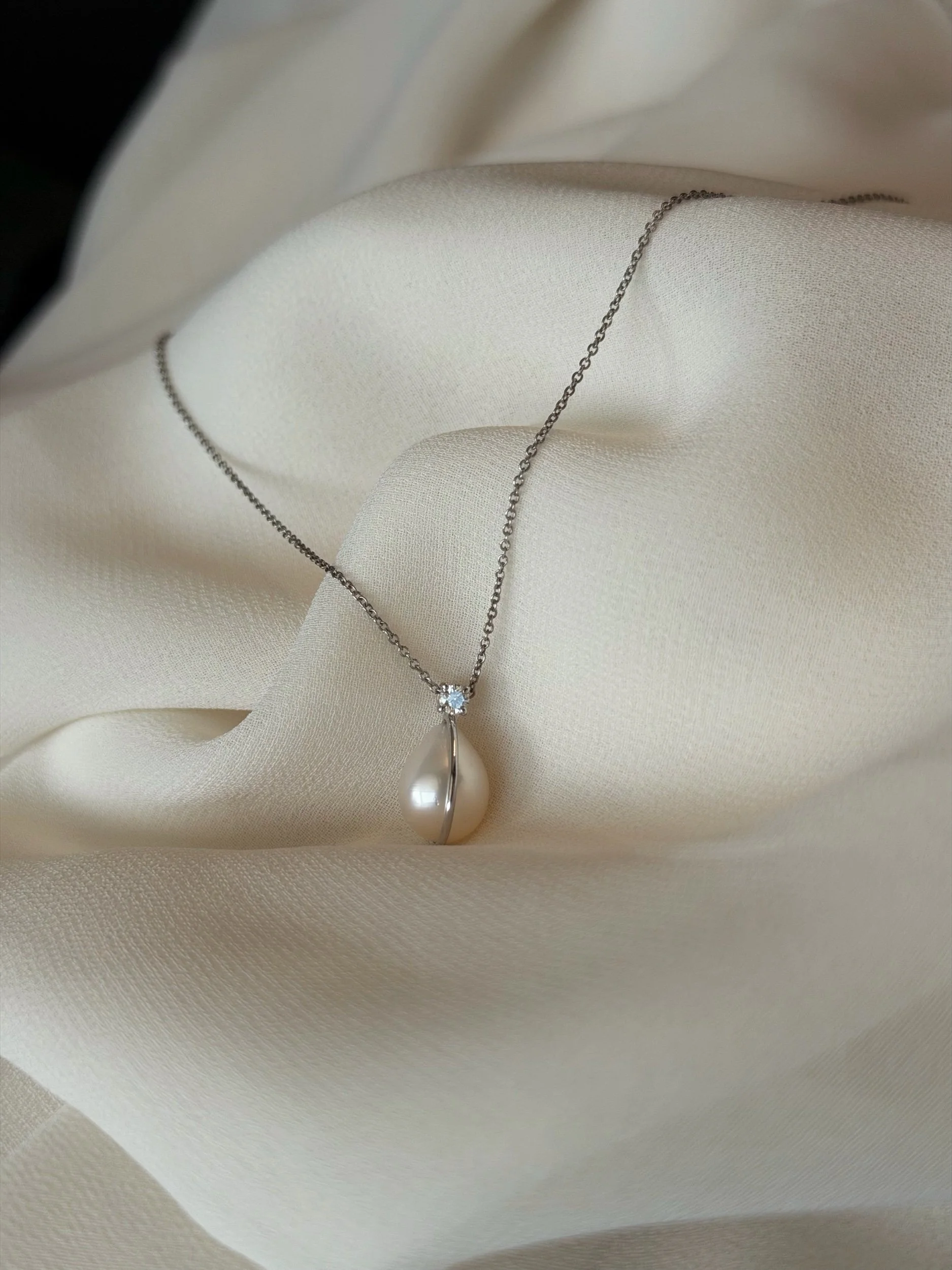 Collana "FILOPERLA" (esemplare N. 5)