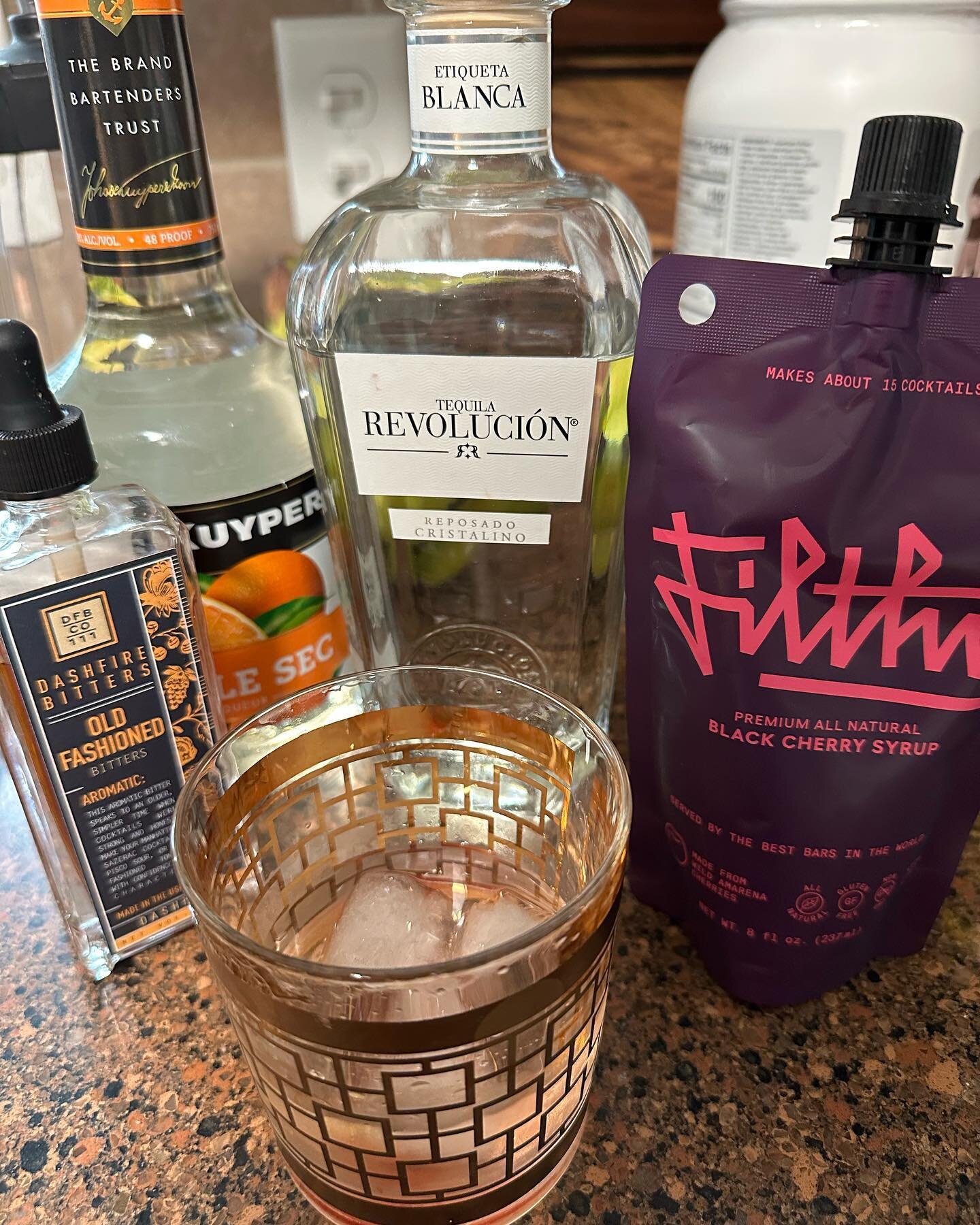 Happy Cinco de Mayo! This mix actually worked out well. Cheers #cincodemayo #tequila  @filthyfoods @dashfirebitters @revoluciontequila