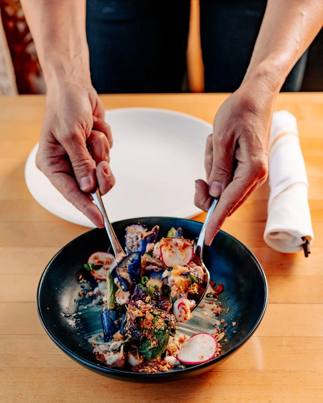 Bursting with color + flavor💥 Enjoy our 𝑆𝑞𝑢𝑖𝑑 𝑆𝑎𝑙𝑎𝑑 with confit eggplant, coconut cream &amp; toasted peanuts

#squid #salad #seafood #vietnamesefood #eeeeeats #chicagorestaurants #choosechicago #pilsenchicago