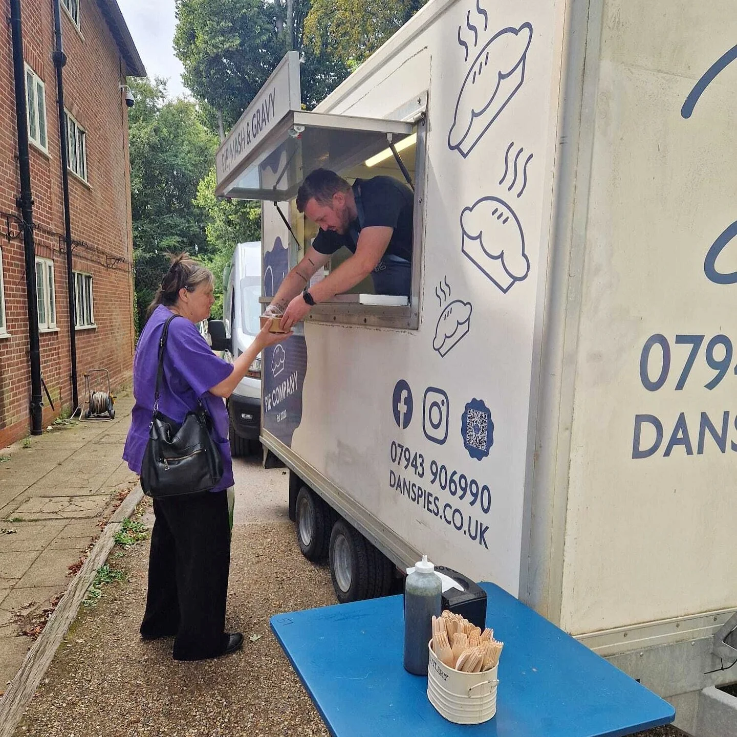 What better way to celebrate our amazing team at Grimston Court than with pie, peas and gravy from @dans.pies🥧 

A big thank you to everyone at Grimston Court for everything you do! We hope you enjoyed your well-deserved treat💜