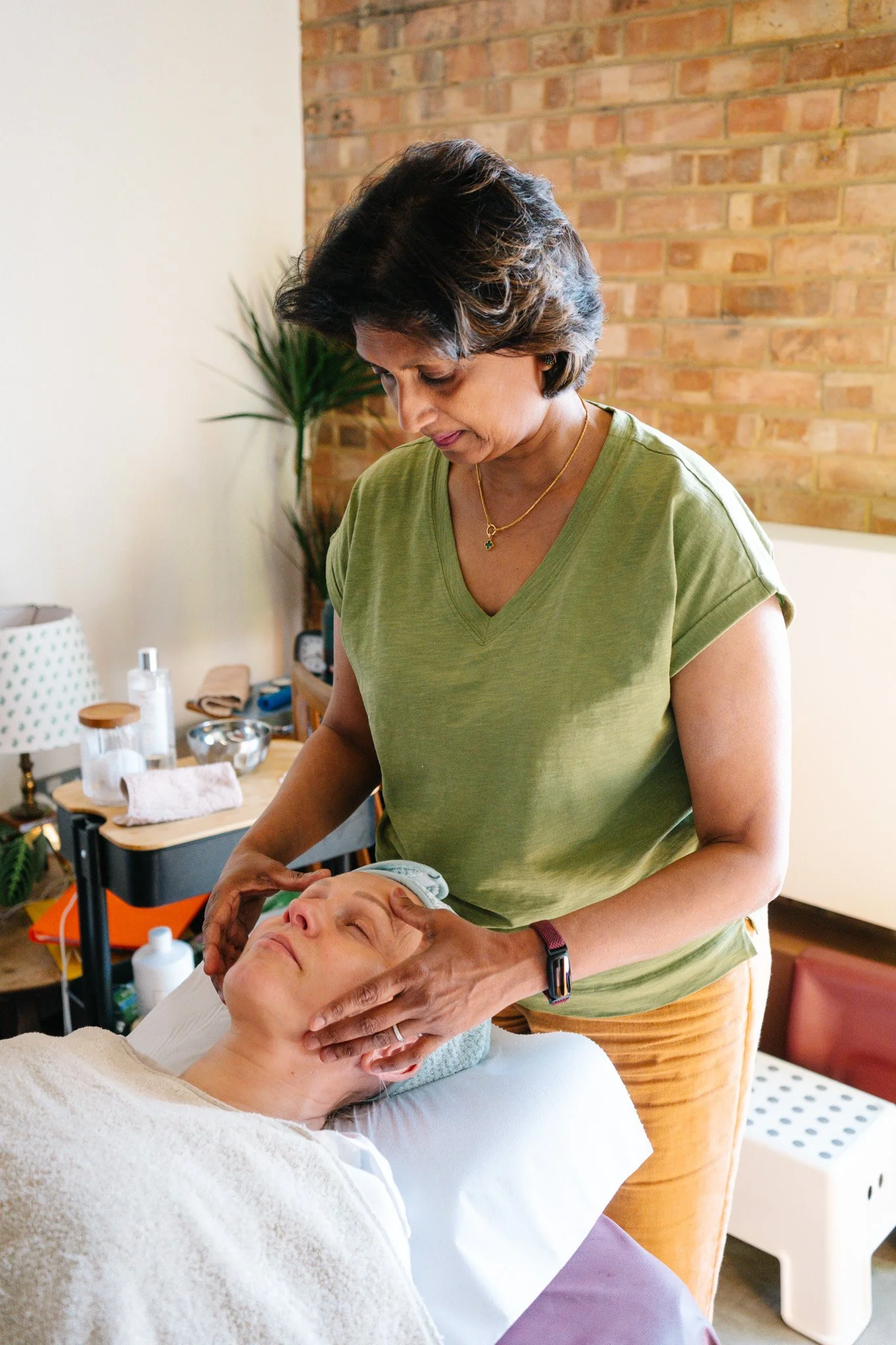 shiranee-ayurveda-face-massage-9.jpg