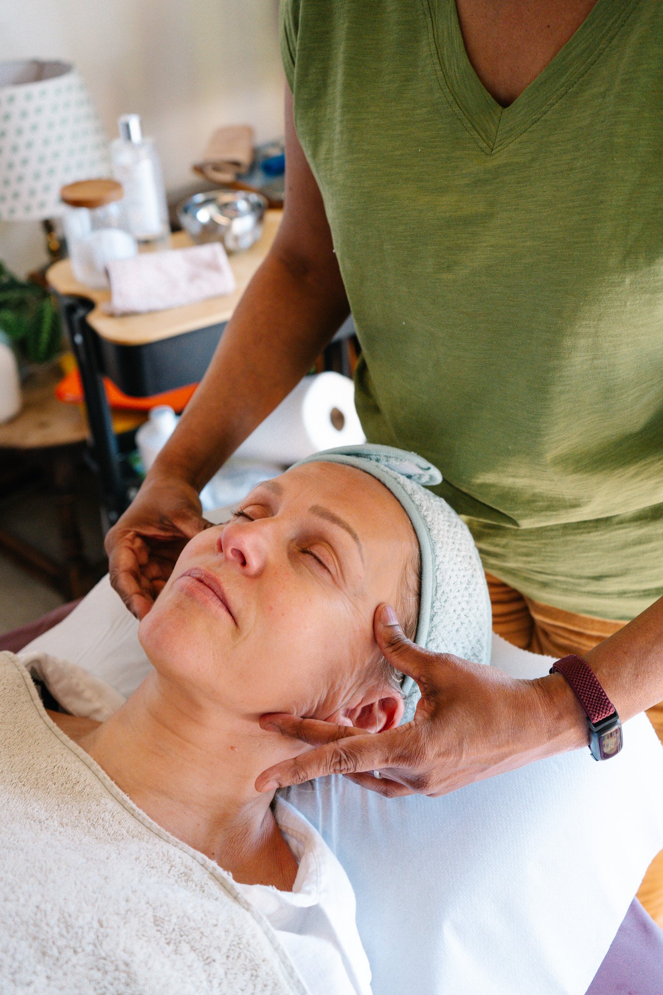shiranee-ayurveda-face-massage-6.jpg