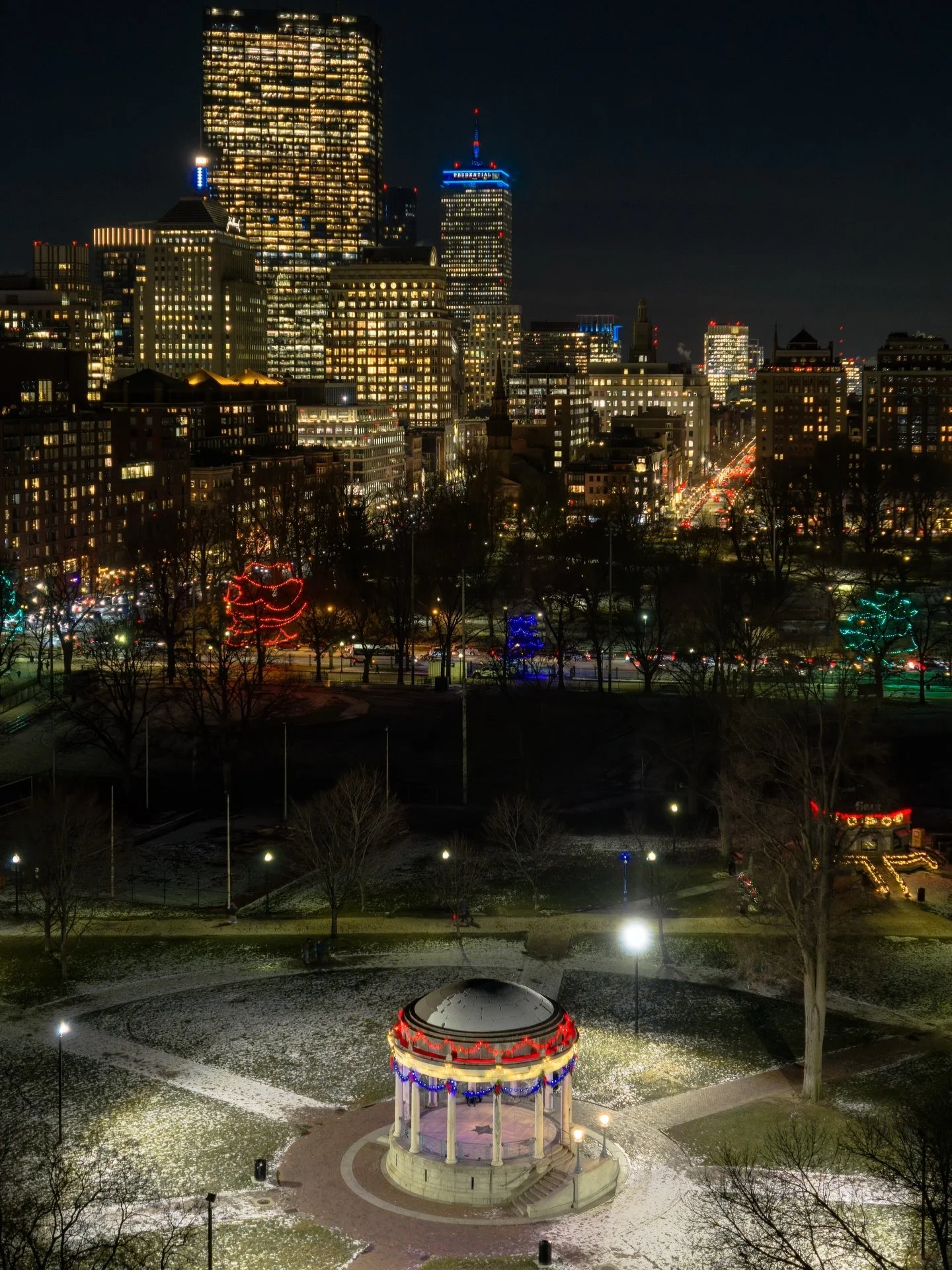 Boston after dark hits different ✨❄️ From snowy paths to glowing city lights, this is your reminder to slow down and enjoy the season.

#Boston #DronePhotography #CityLights #WinterInBoston #AerialView