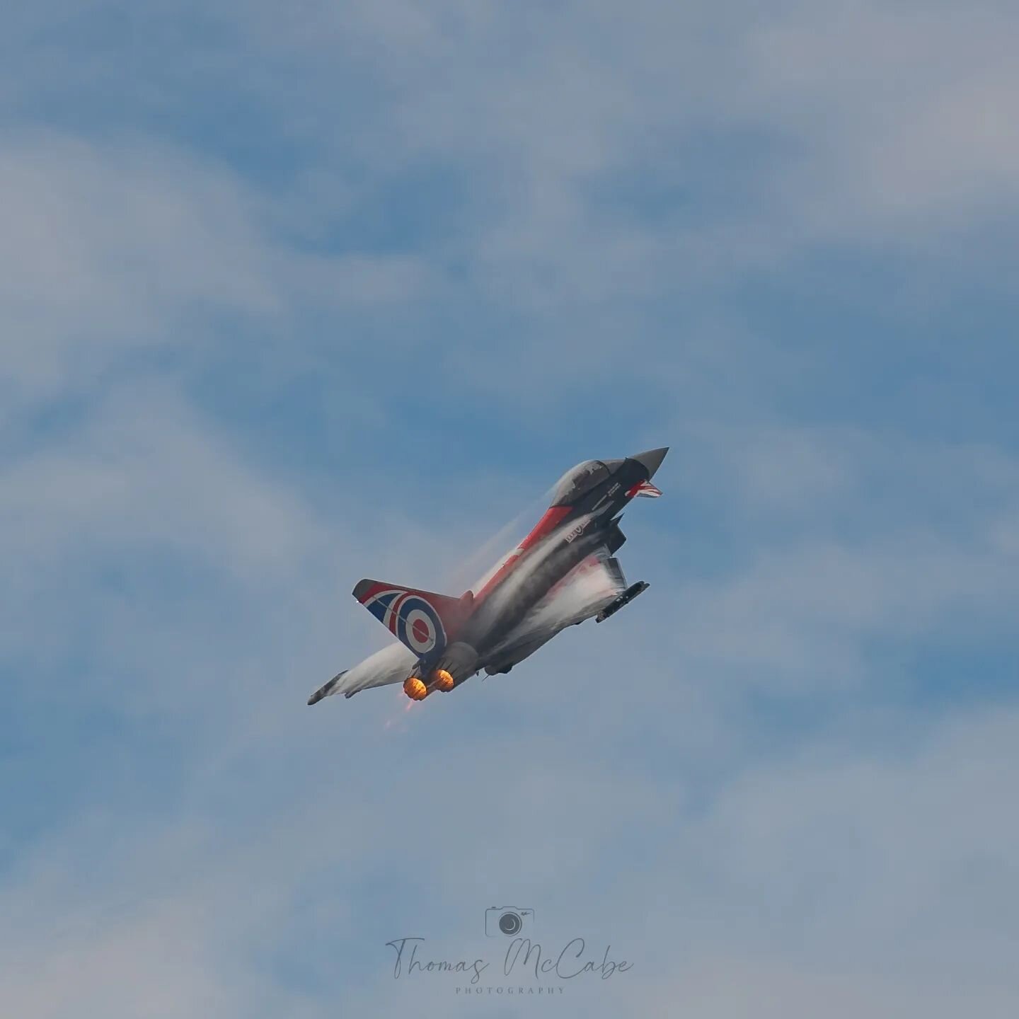 This year ayr welcomed back the airshow. This is two of my favourite black jack typhoon 

#aviationphotography
#blackjacktyphoon
#ayr #airshow #airshowphotography #thomasmccabephotography #southayshire #nikon