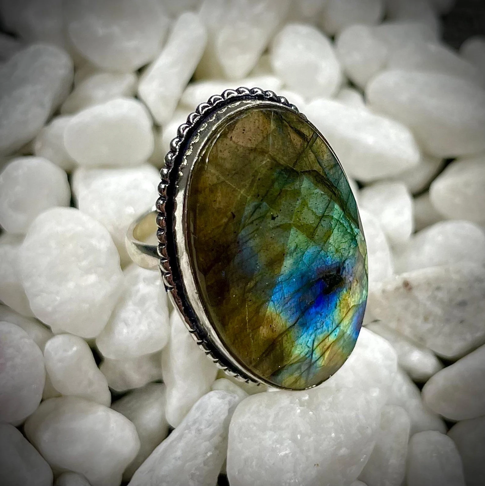 illuminati portal ring.png