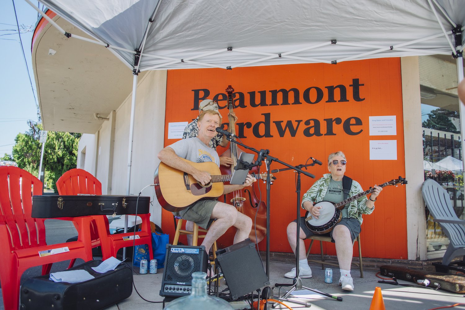 Fremont-Fest-music-at-Beaumont-Hardware.jpg