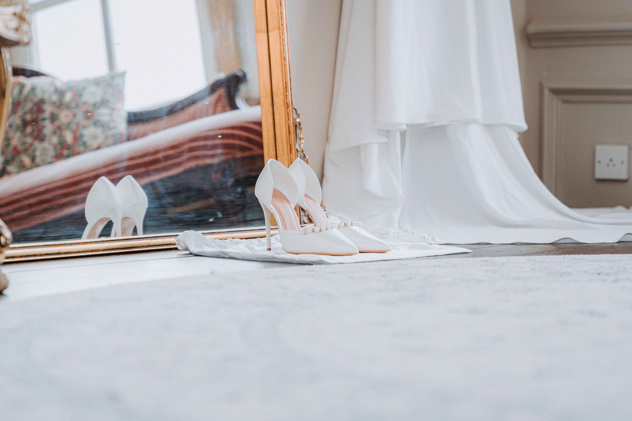 Cotswold Wedding Photographer Emma And Mark-3-min.jpg