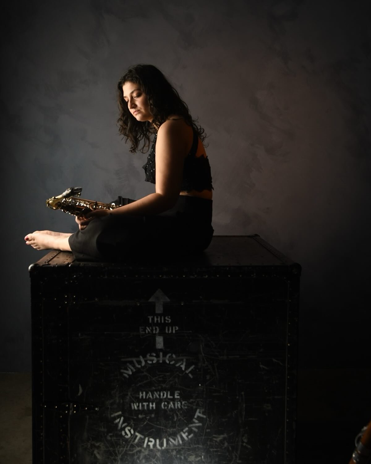 I don&rsquo;t like being put in a box, but I do like sitting on them 

#saxophone #box #instrumentalist