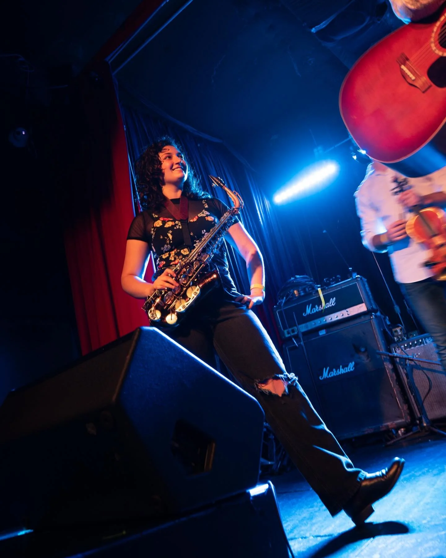 Up and down the rabbit hole 🐇 

Shots by @kyleadamsphotos at @moonmillband&rsquo;s March 11 show. Officially my first performance in NYC! 

#nycmusic #folkband #lowereastsidenyc #saxsolo