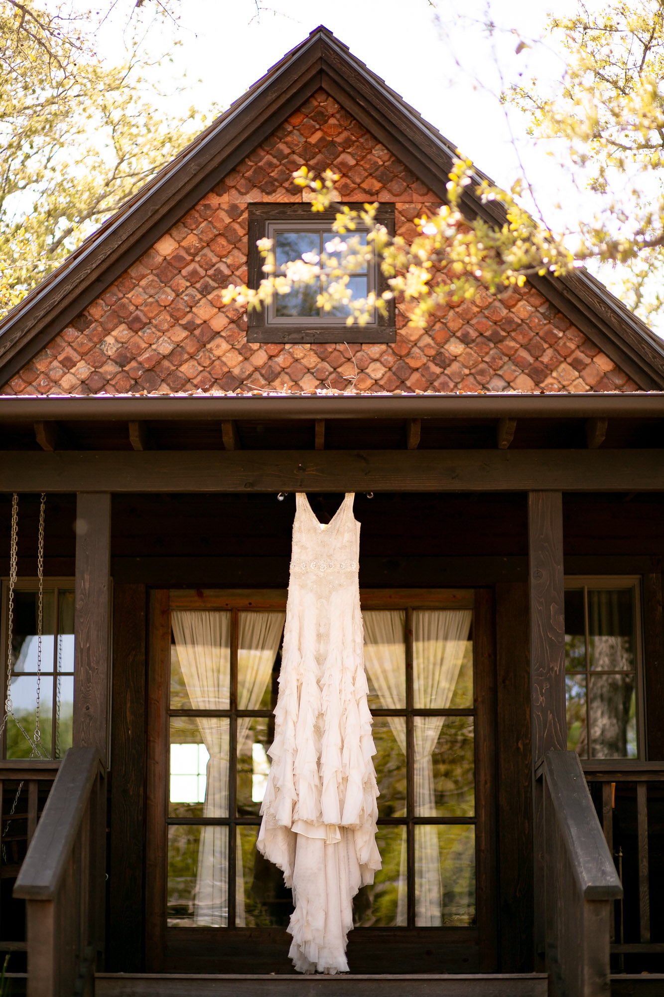 Outdoor-Spring-Farmhouse-Wedding-Camp-Lucy-001.jpg