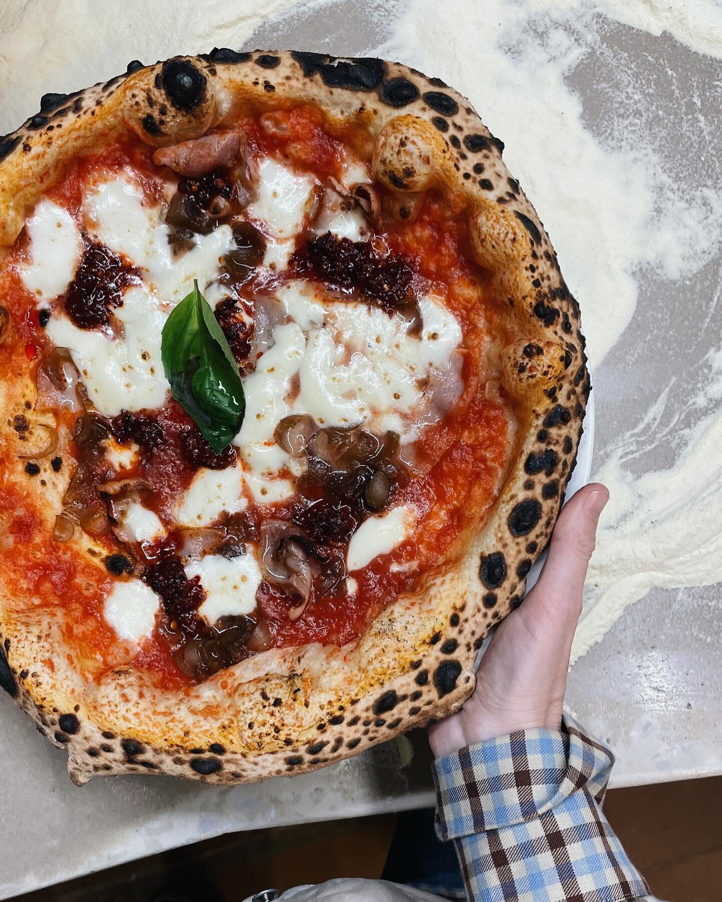 PIEKTDIENA &amp; 🍕 /  MEŽA IELAS &amp; ELIZABETES IELAS  pizzerijas no 12 ceps maizi un sāks sagaidīt savus viesus.