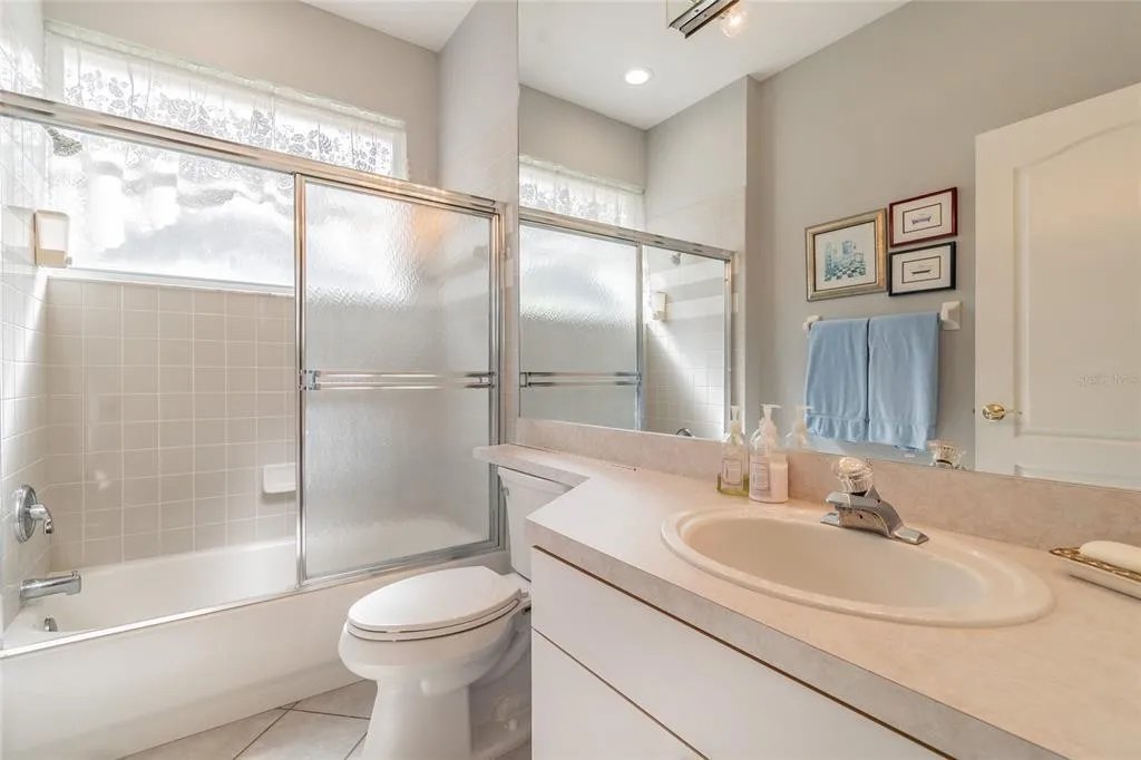 Guest Bathroom Before