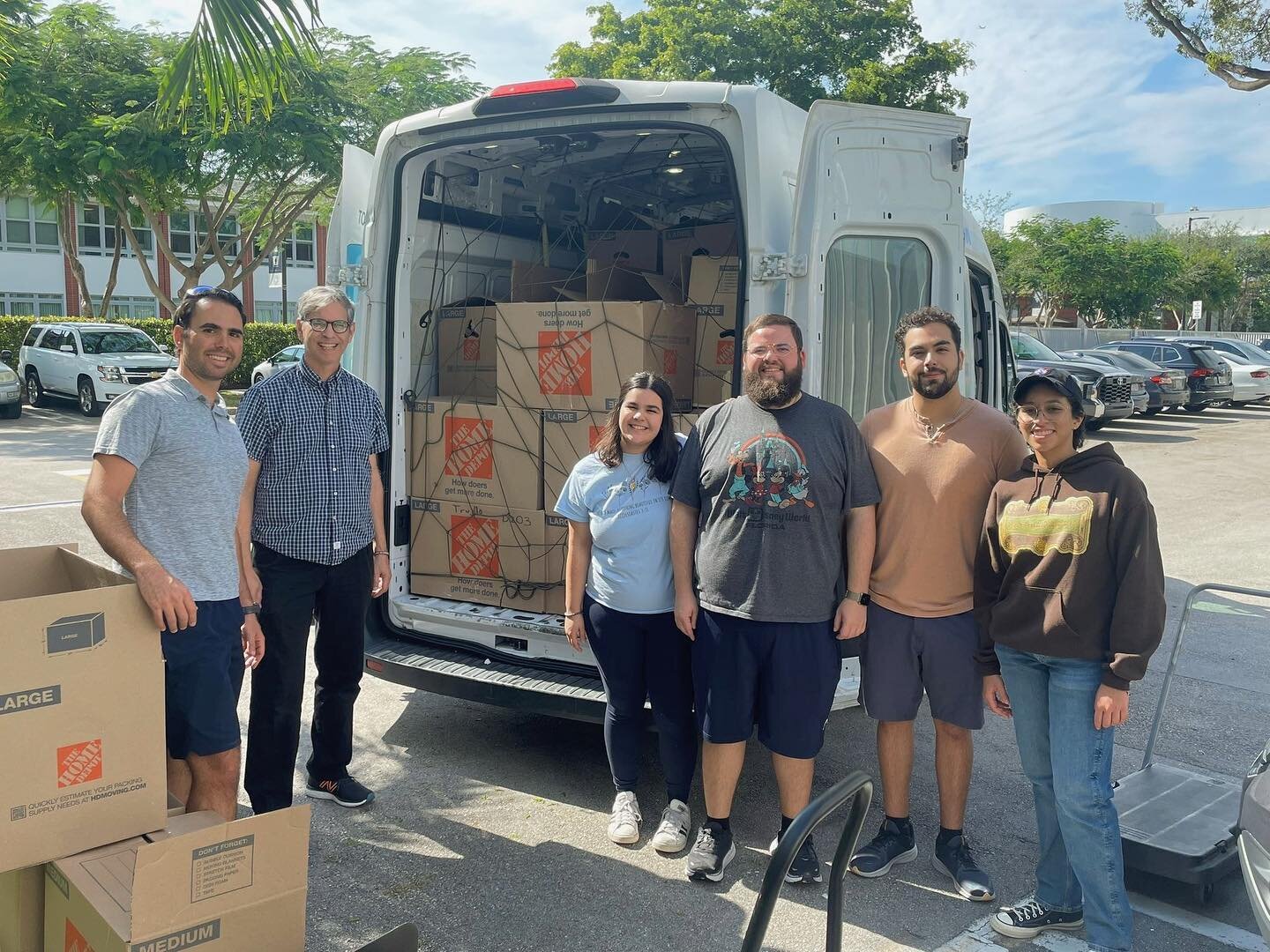 THANKSGIVING SEASON HAS BEGUN!🦃 Thank you to those who were able to help out last Friday!

Tomorrow, Monday, we will continue to collect donations for the following: 

&bull; Soap
&bull; Maseca
&bull; Oil
&bull; Salt
&bull; Sugar
&bull; Cornmeal
&bu