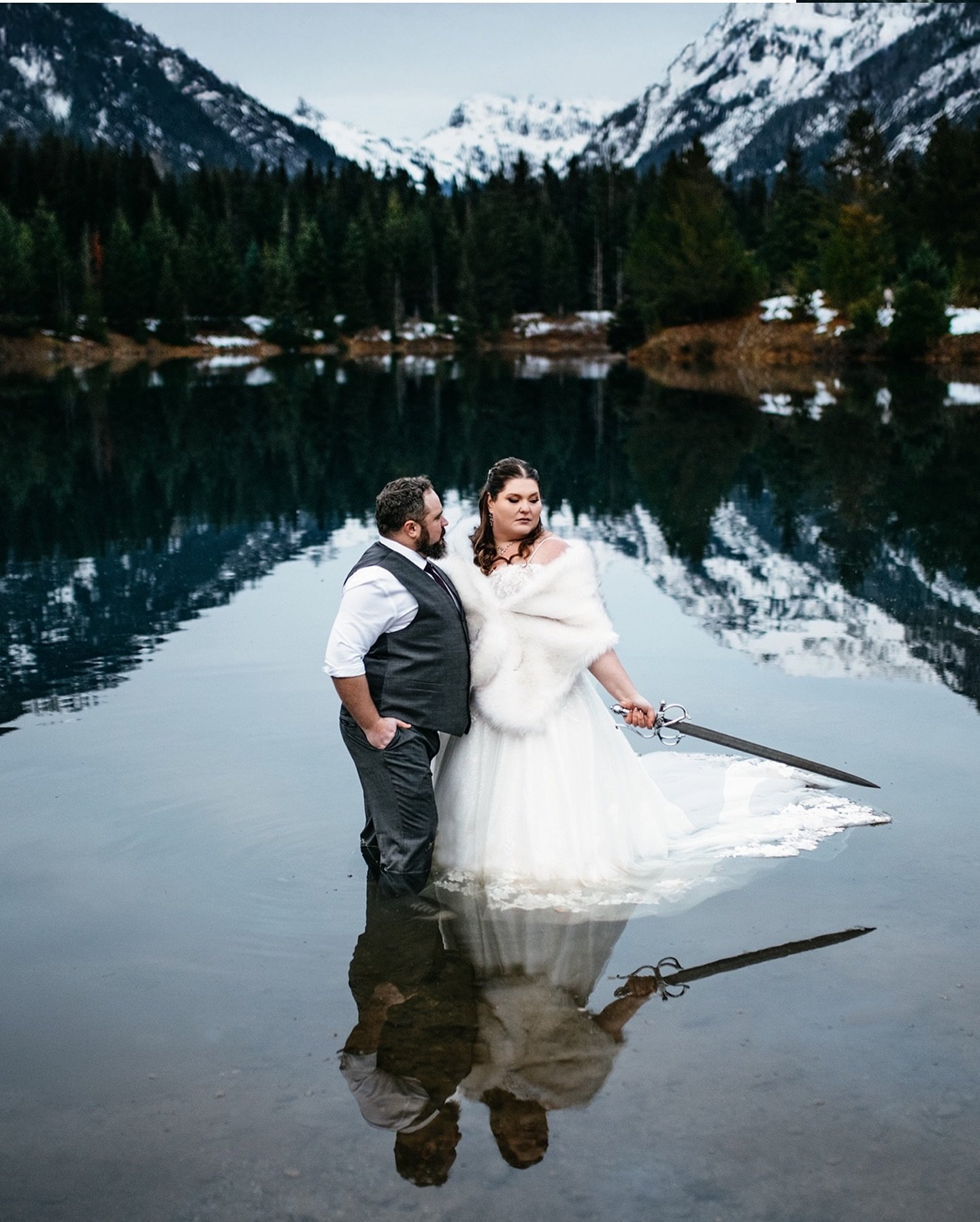 ✨Just Married✨
They were married a few months ago, but wanted some epic wedding photos. I&rsquo;m so lucky they chose me. We lucked out with the weather and we had a blast. 
🙏🏻 @fang_banger 🙏🏻