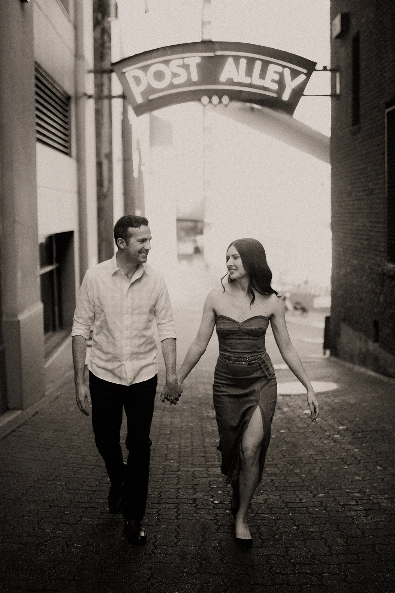 Cinematic Couple’s Photoshoot in the Seattle Cityscape