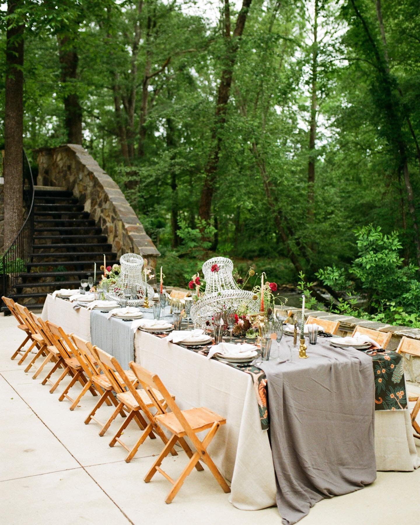 A baby shower straight out of a storybook. 🤍 Events on the patio are some of our favorites. The background sounds of the creek are always the perfect backdrop.

Planning + Design: @honeythymeevents 
Illustrations: @draw_it_bymel 
Photography: @erica