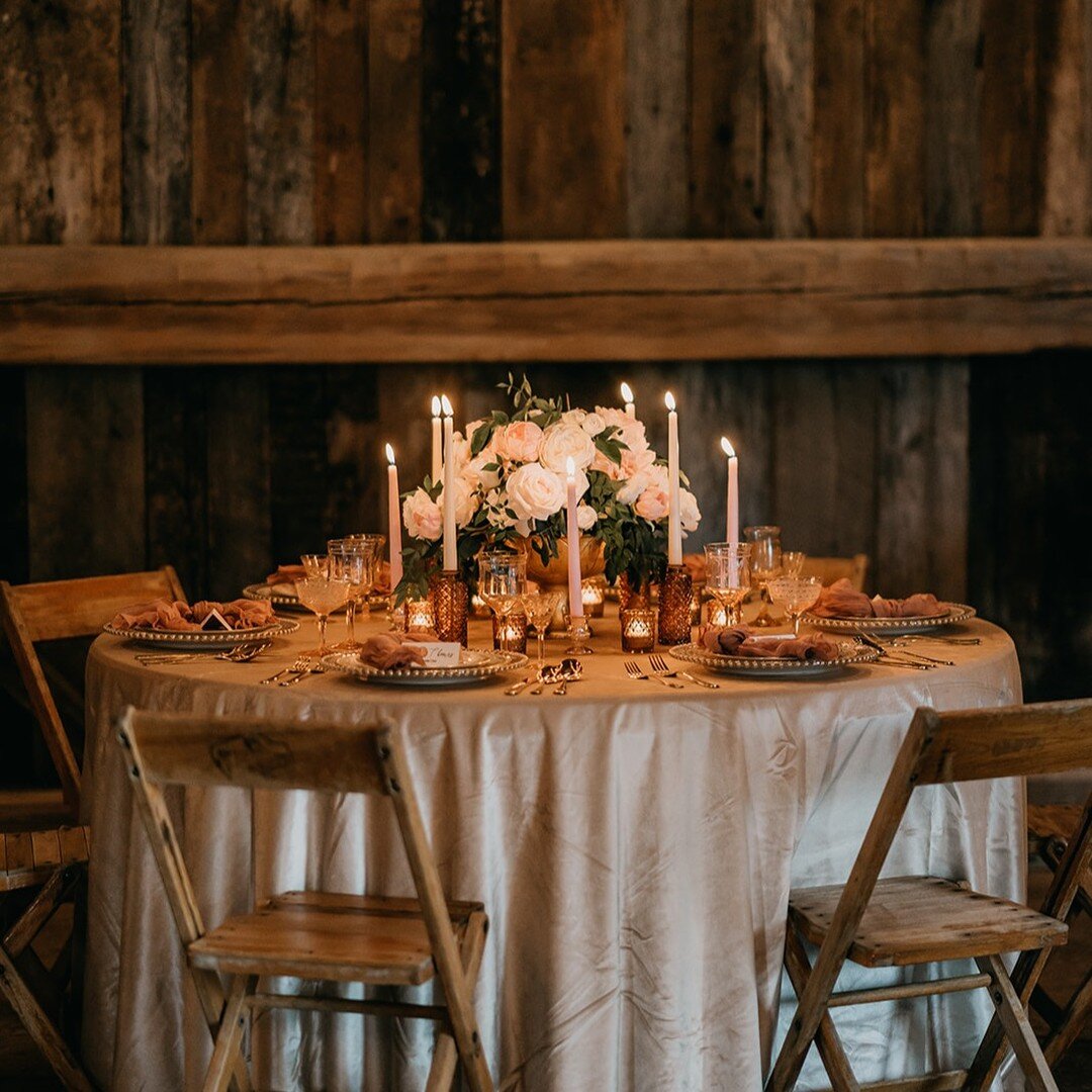 A vintage tablescape of our dreams. 

Planner and rentals: @craftedcharm
Photo: @chantellejordanphotography

#charlottewedding #charlotteweddingplanner #cltbride #ncwedding #ncweddings #scwedding #scweddings #tablescape 
6h