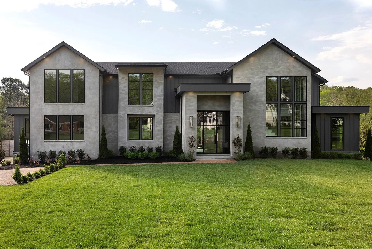 nailed it 😎&nbsp;it&rsquo;s always so fun to see exteriors go from a render to reality #downtoearth

#homexteriors #architecturaldesign #nashvillecustomhomes #cgstudiointeriors