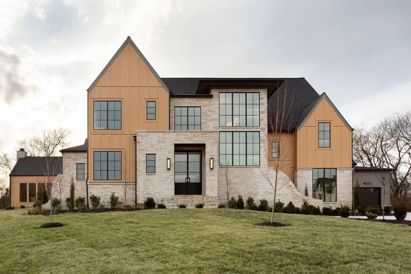 she&rsquo;s got it all 💅🏻

📸: @carolinesharpnack
builder: @ltghomestn
architect: @mk_studio_mikekatsa