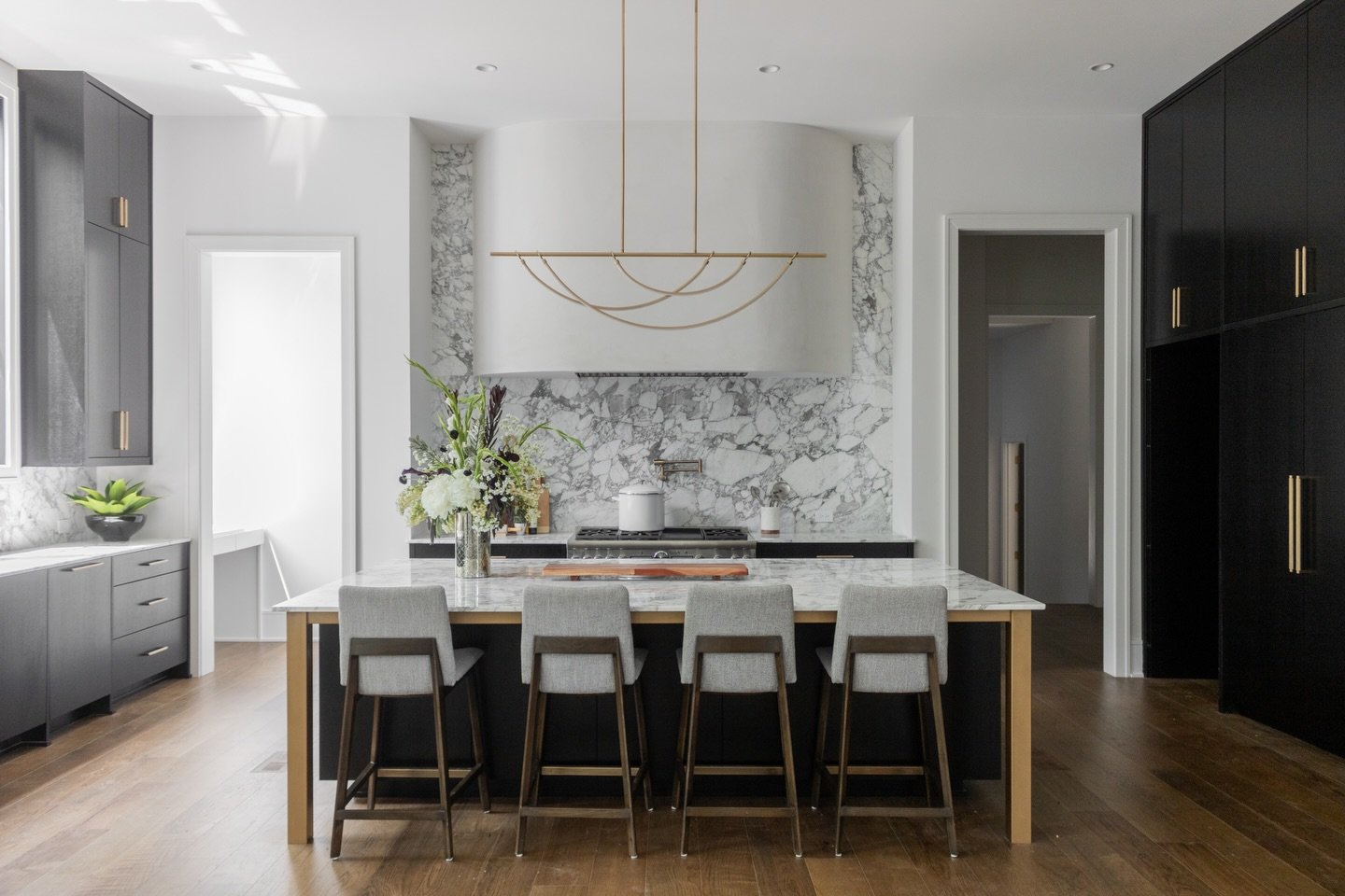 in honor of the oscars this weekend, i wanted to throw it back to my award winning kitchen at project #arboretum&hellip; 🥹&nbsp;it&rsquo;s wild to look back on this now as i near the four year anniversary of launching CG Studio Interiors this fall ?