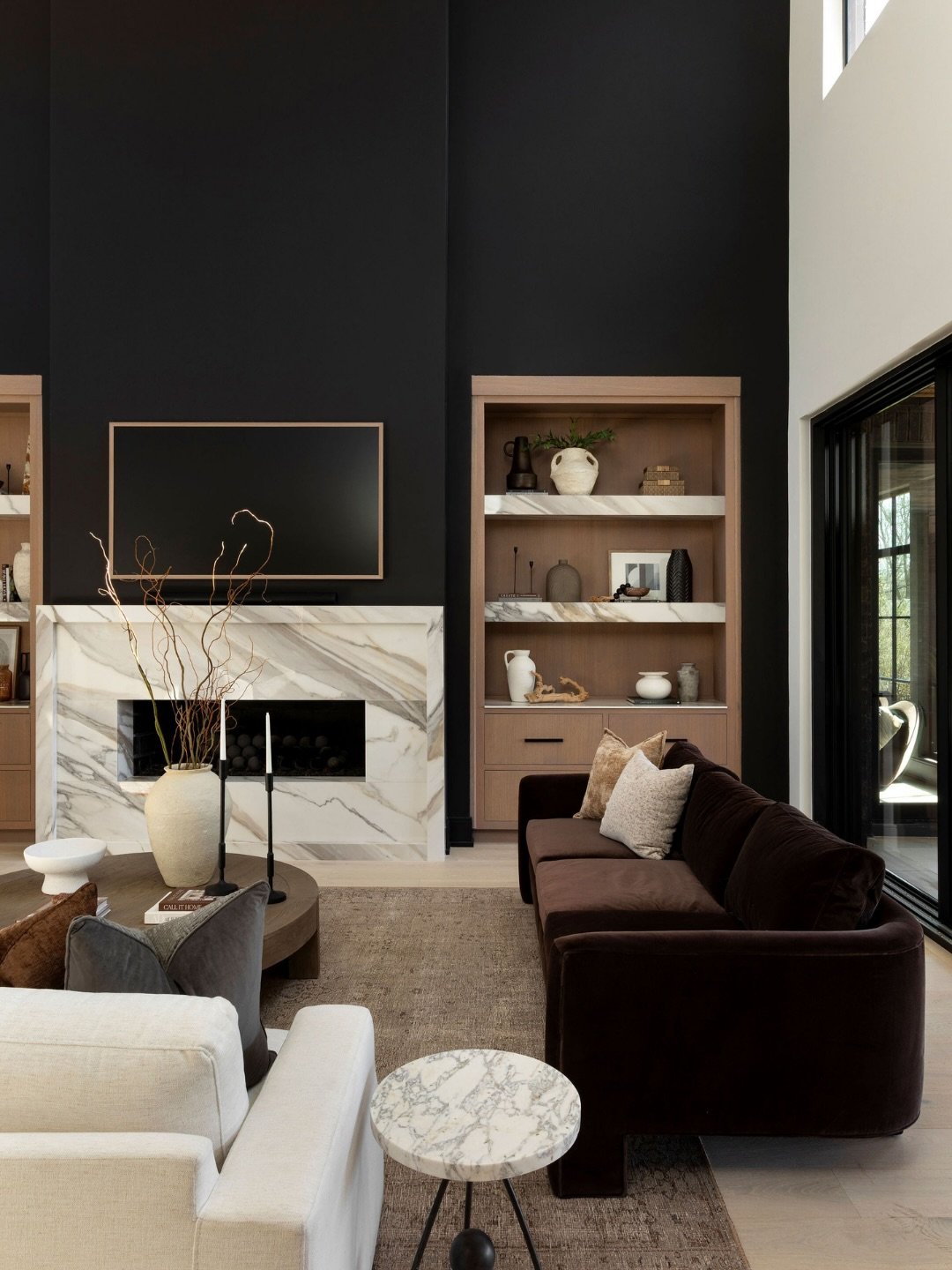 the great room at project #blackberry is one of my favorite spaces we&rsquo;ve designed recently. grand enough to make a statement but comfortable enough for everyday living 🤎

📸: @carolinesharpnack
developer: @rwooddevelopment
listing agent: @thel