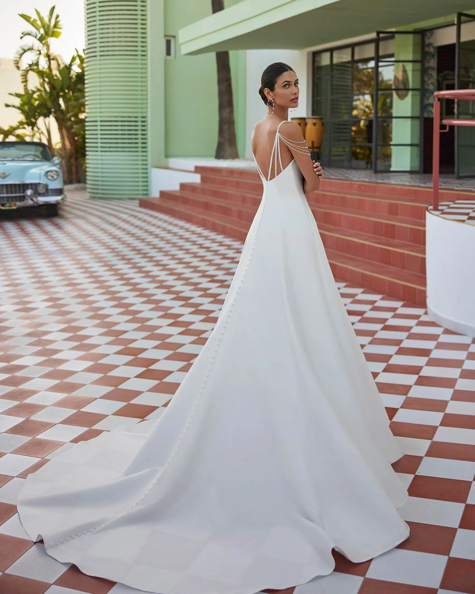 1s49-jovan-luna-novias-3.jpg
