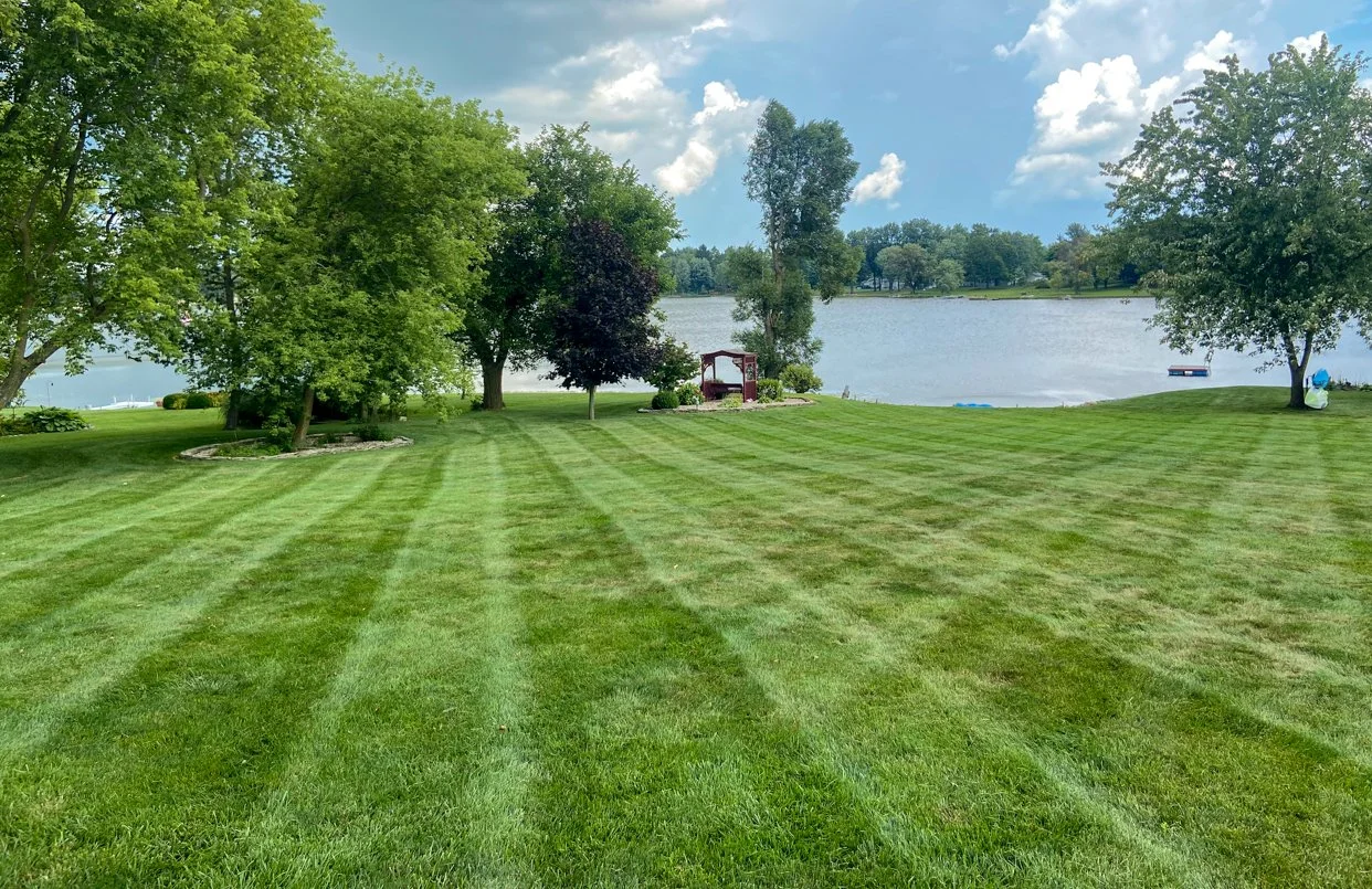 Blonde's Lawncare Examples-44.jpg