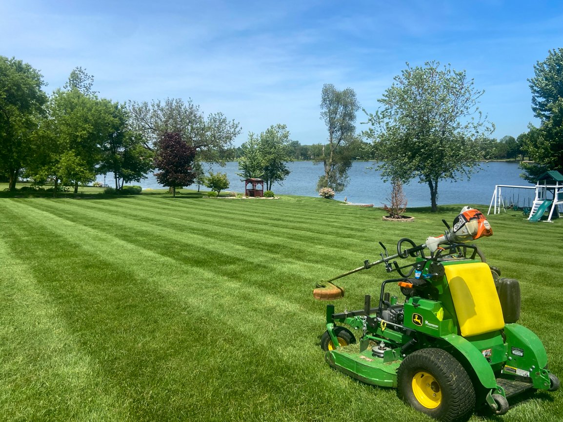 Blonde's Lawncare Examples-33.jpg