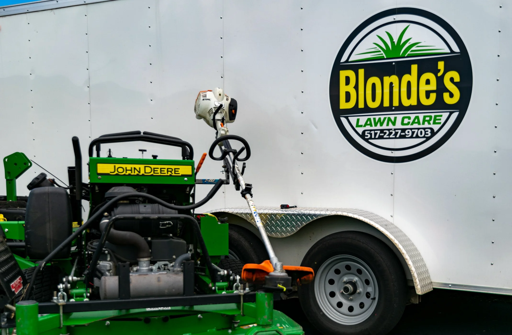 Blonde's Lawn Care-9.jpg