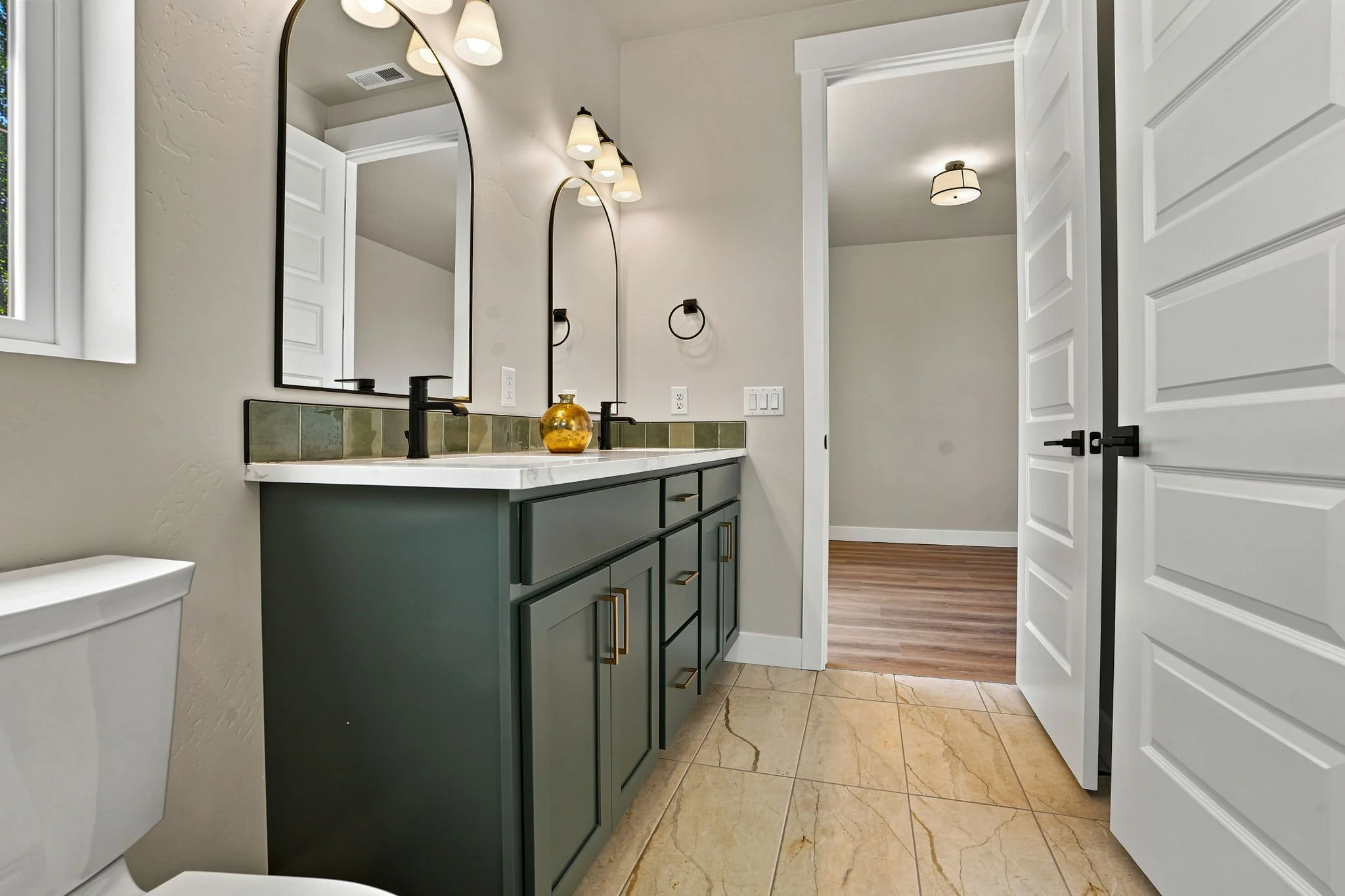 8-web-or-mls-1003 Summer Haven-8.jpg