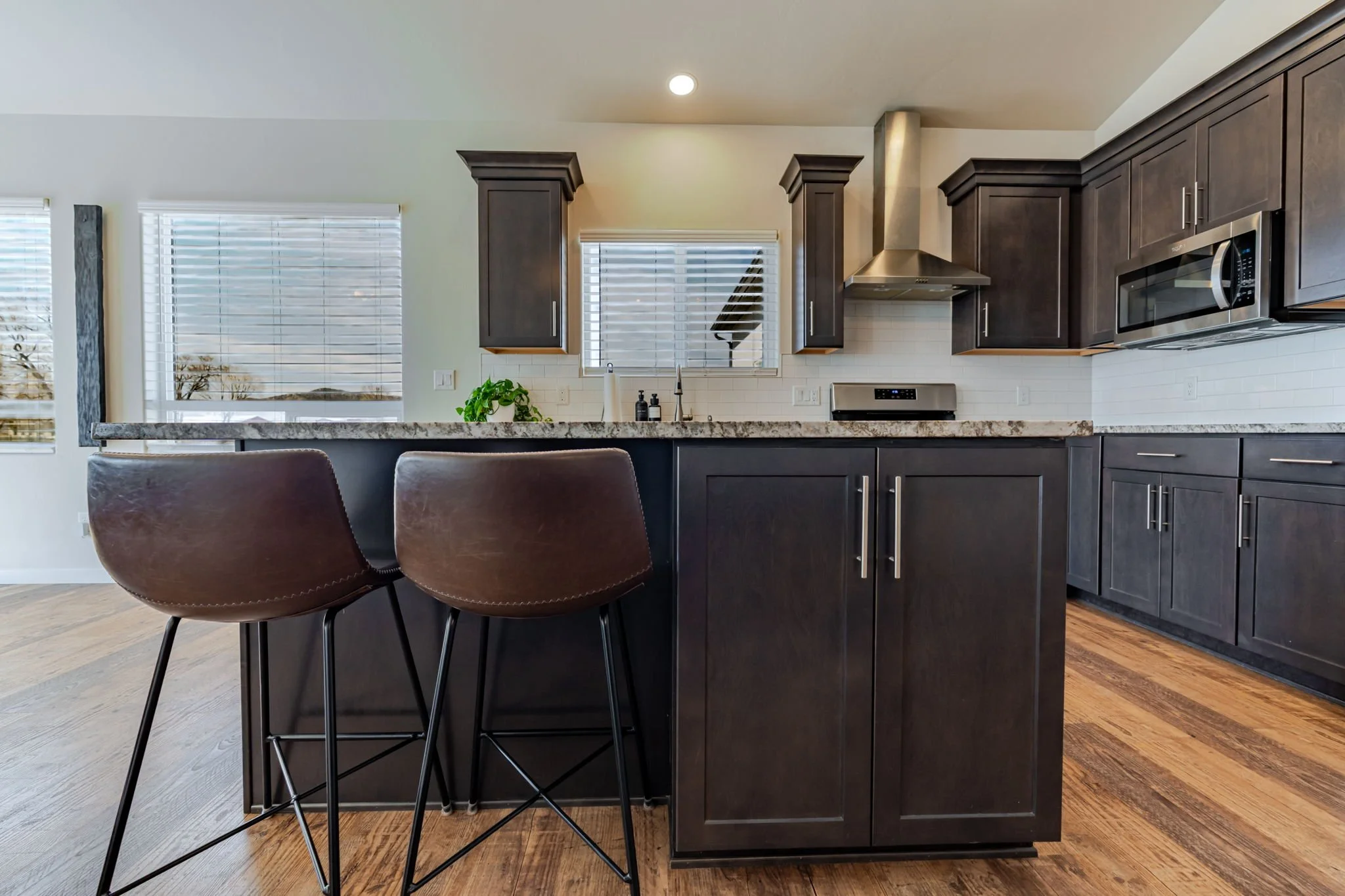 16-web-or-mls-1301 M Road-11.jpg