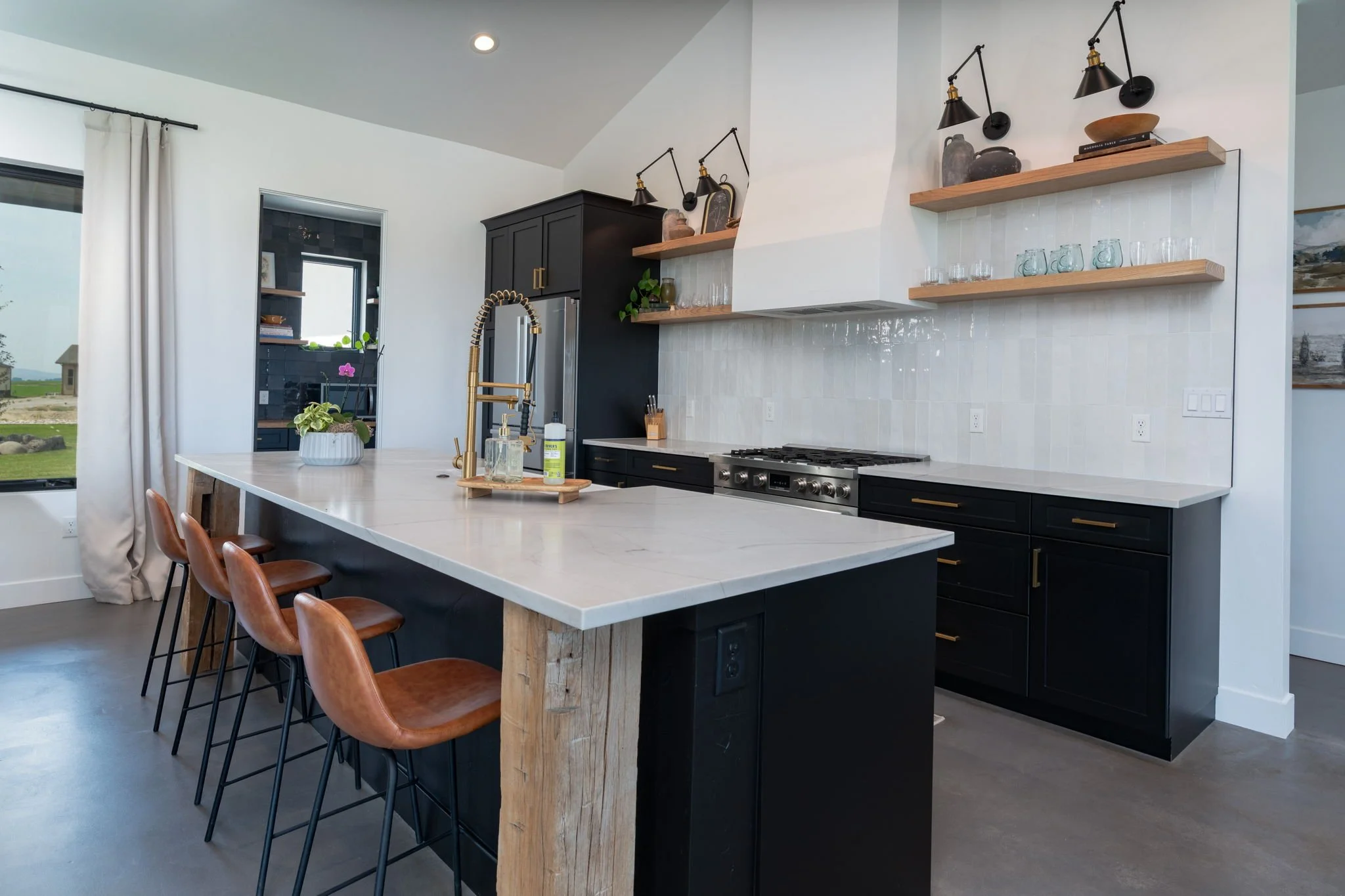 27-web-or-mls-1648 Saddle Ring Ct-8.jpg