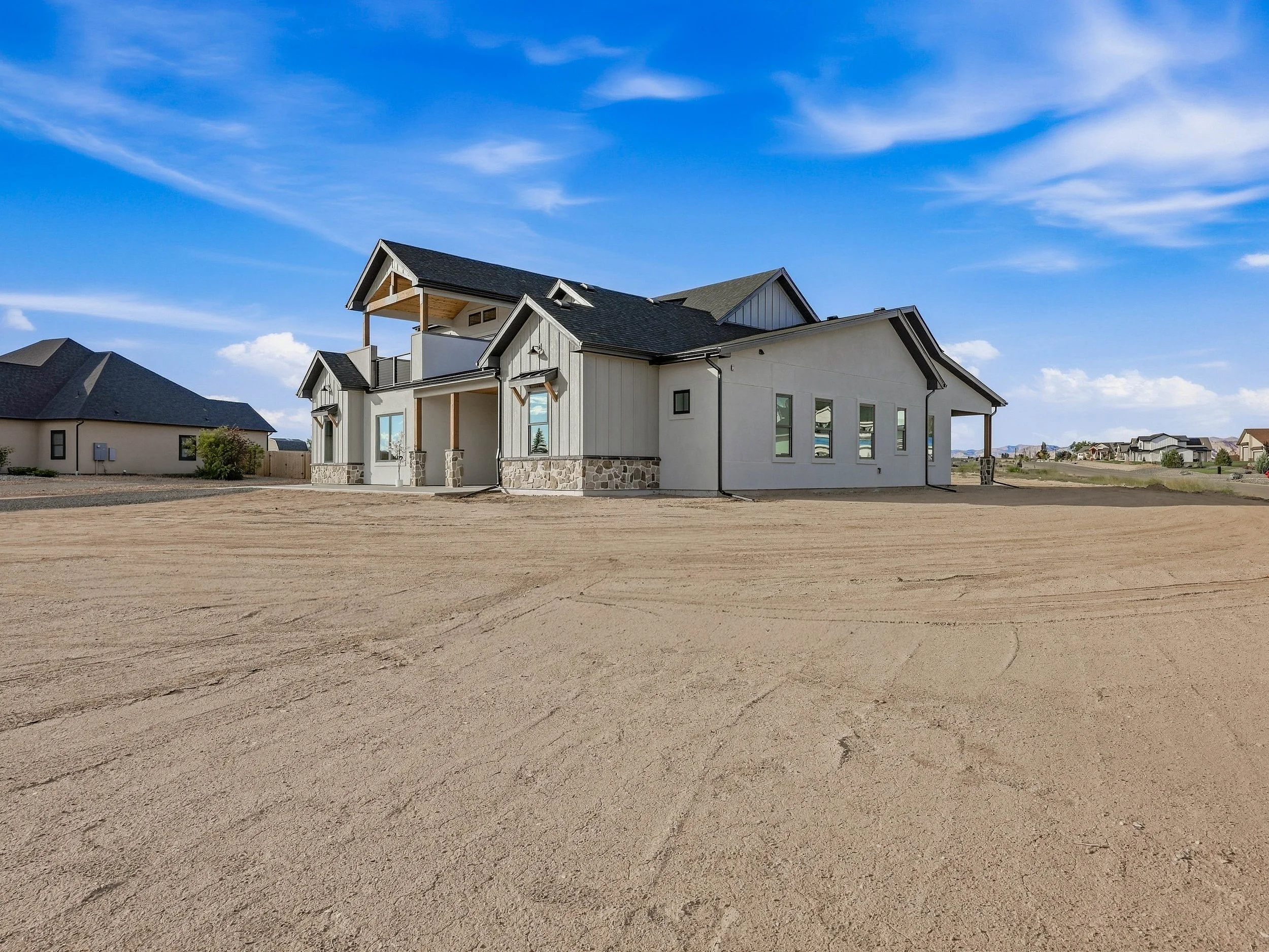 03-1670 Kangaroo Ct-3.jpg