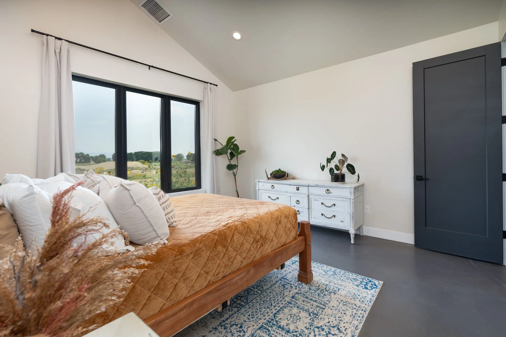 33-web-or-mls-1648 Saddle Ring Ct-14.jpg