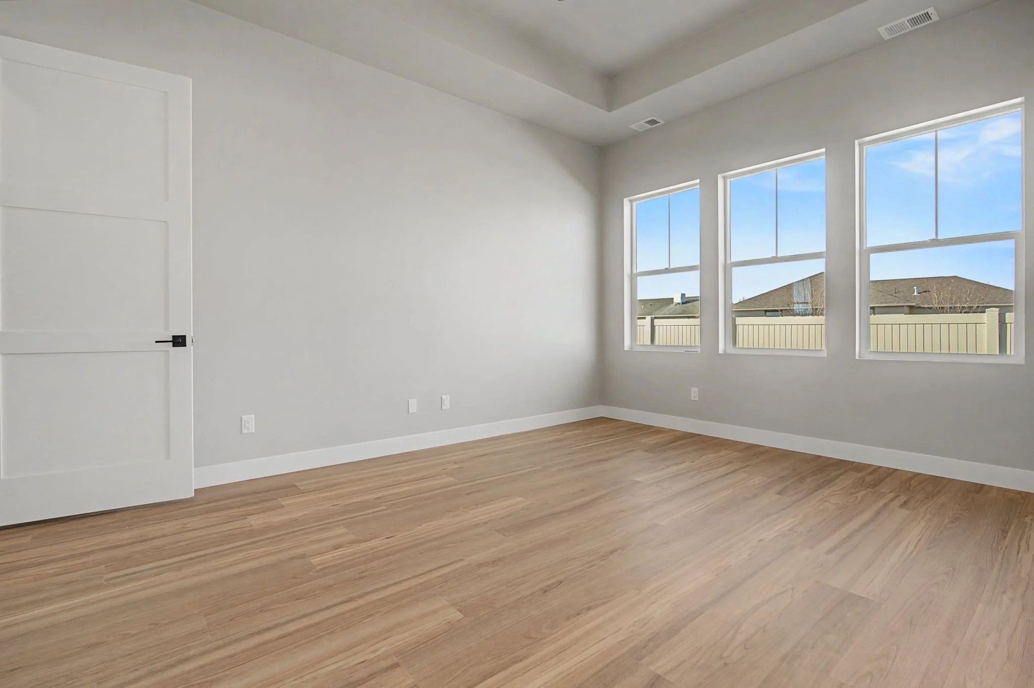 28-web-or-mls-351 Mee Canyon Cir-18.jpg