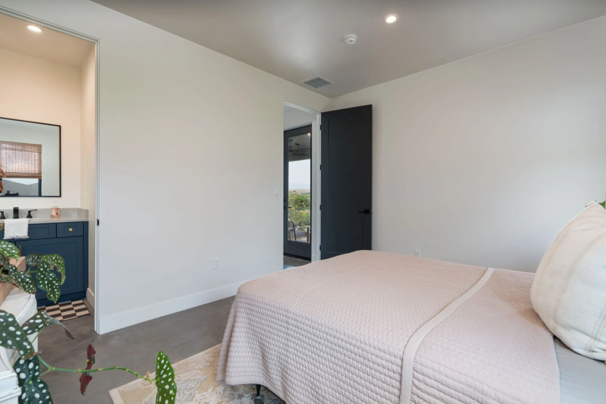 43-web-or-mls-1648 Saddle Ring Ct-24.jpg