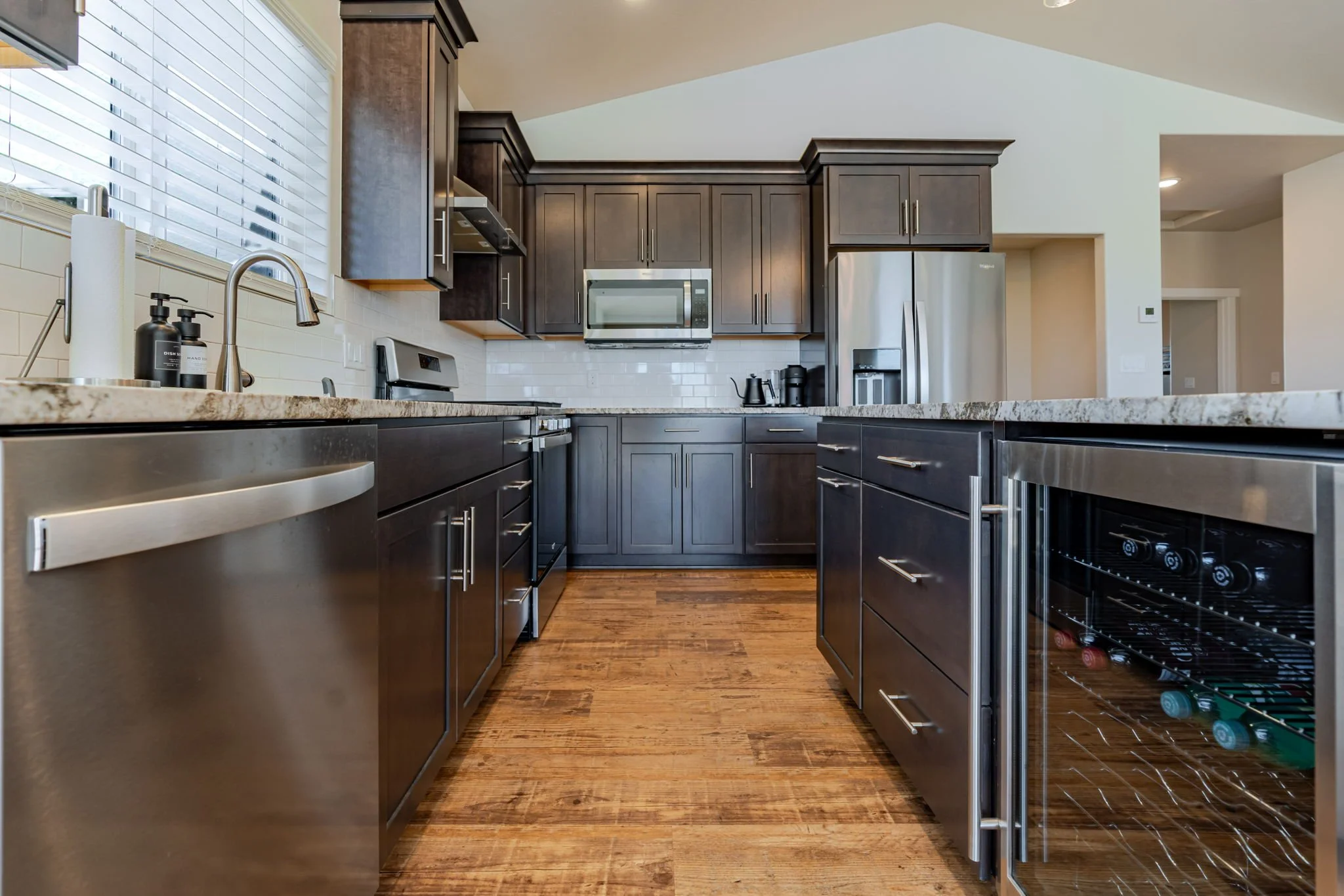 18-web-or-mls-1301 M Road-9.jpg