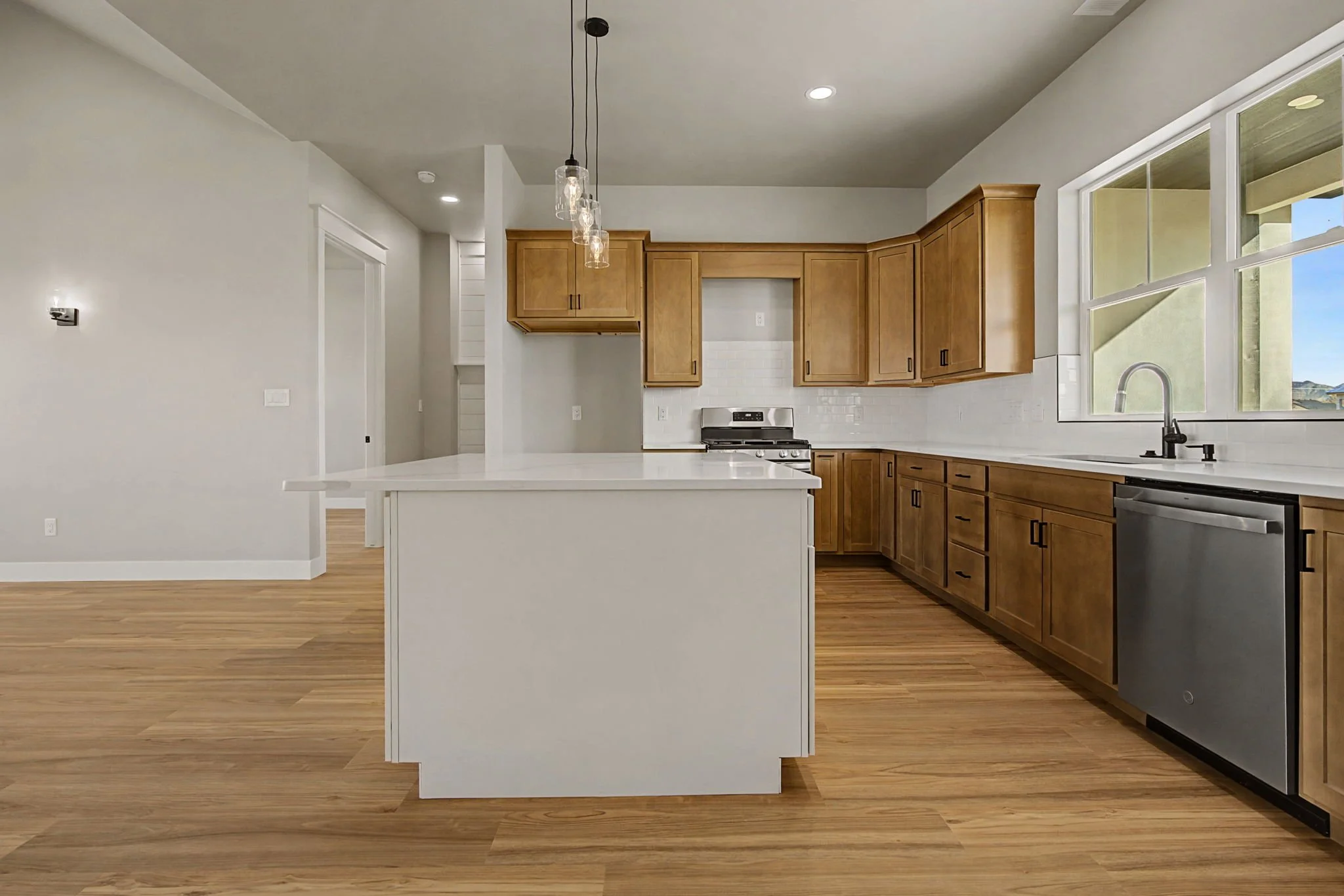 5-web-or-mls-351 Mee Canyon Cir-8.jpg