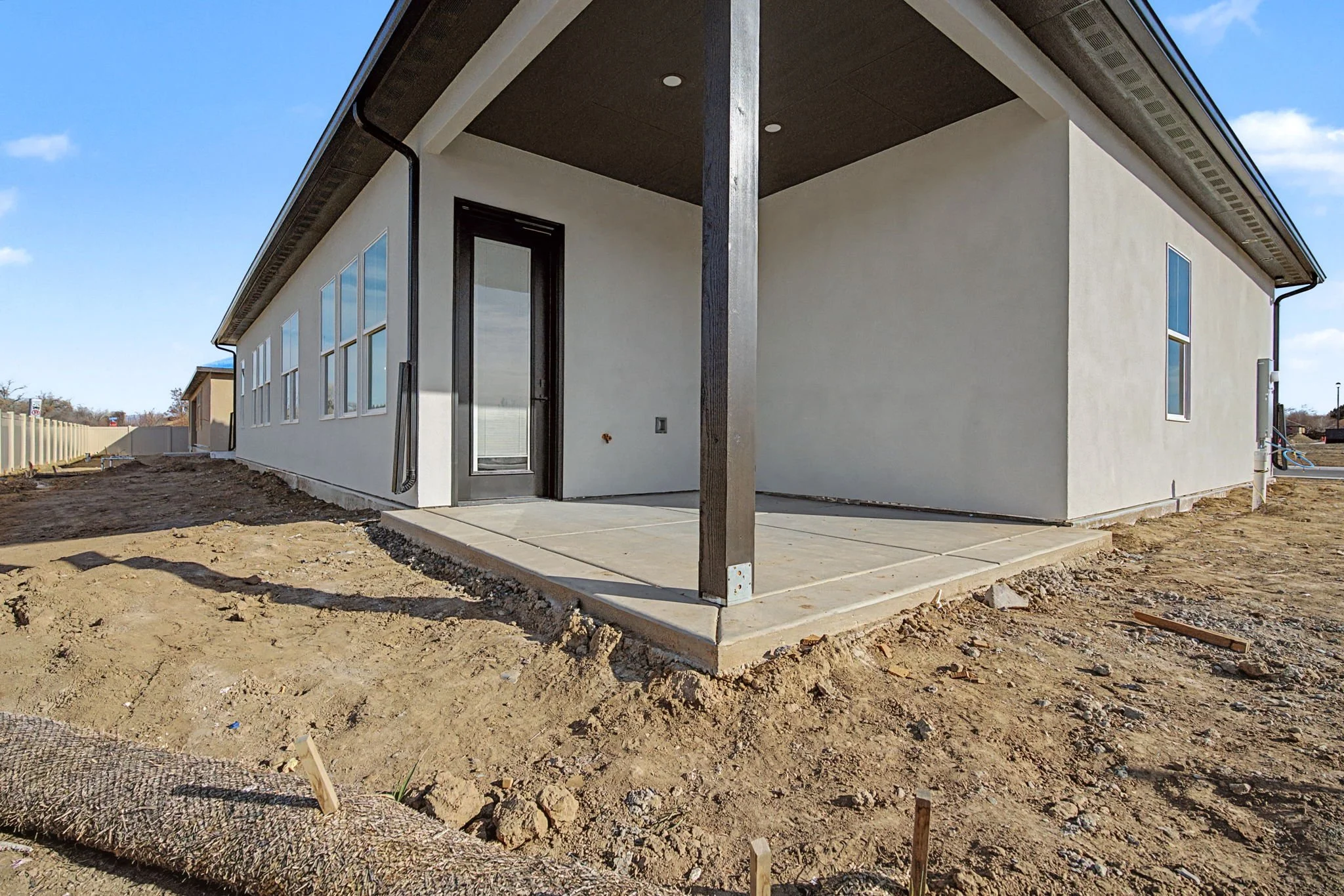 34-web-or-mls-351 Mee Canyon Cir-30.jpg