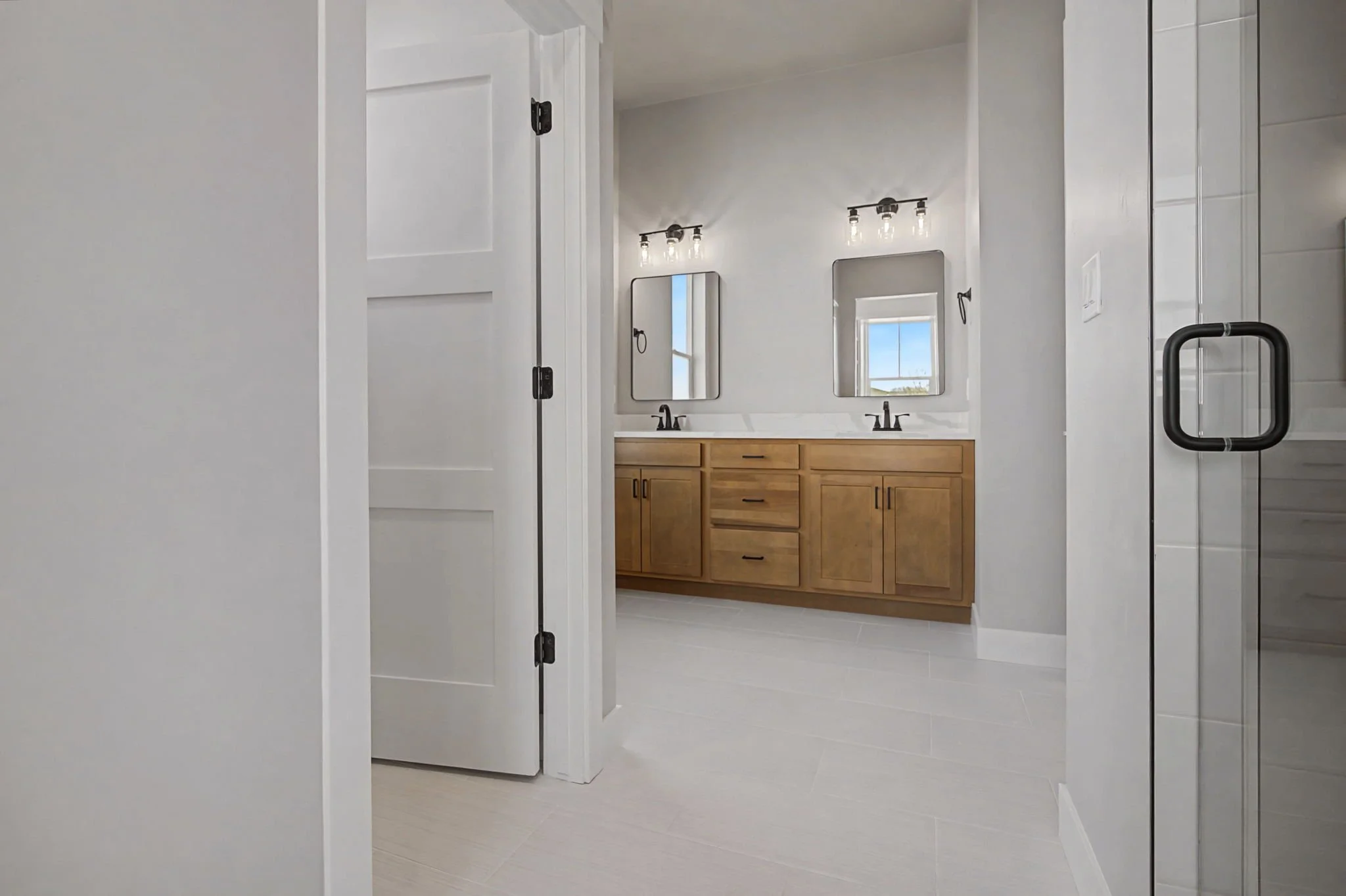 23-web-or-mls-351 Mee Canyon Cir-23.jpg