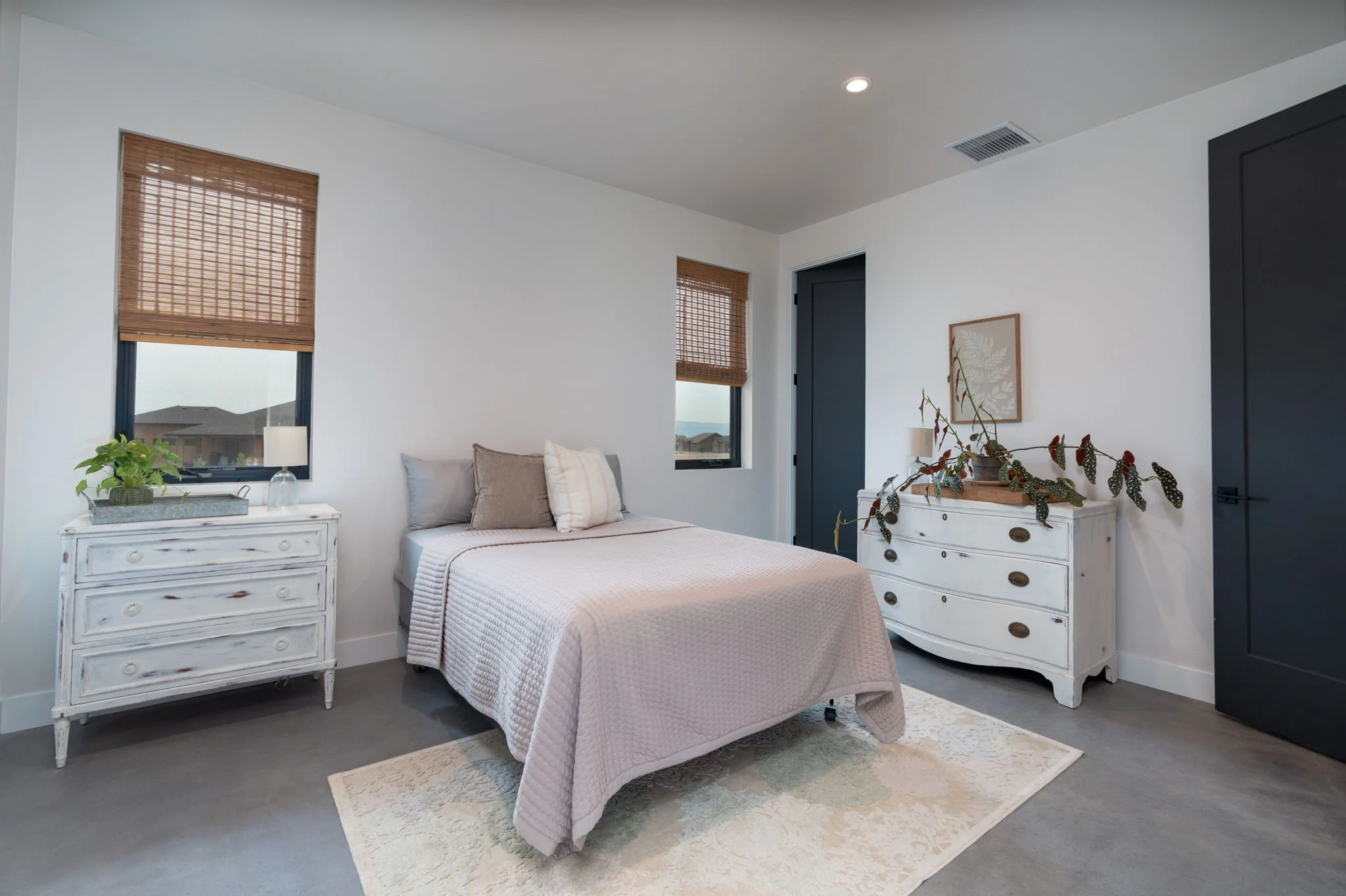 42-web-or-mls-1648 Saddle Ring Ct-23.jpg