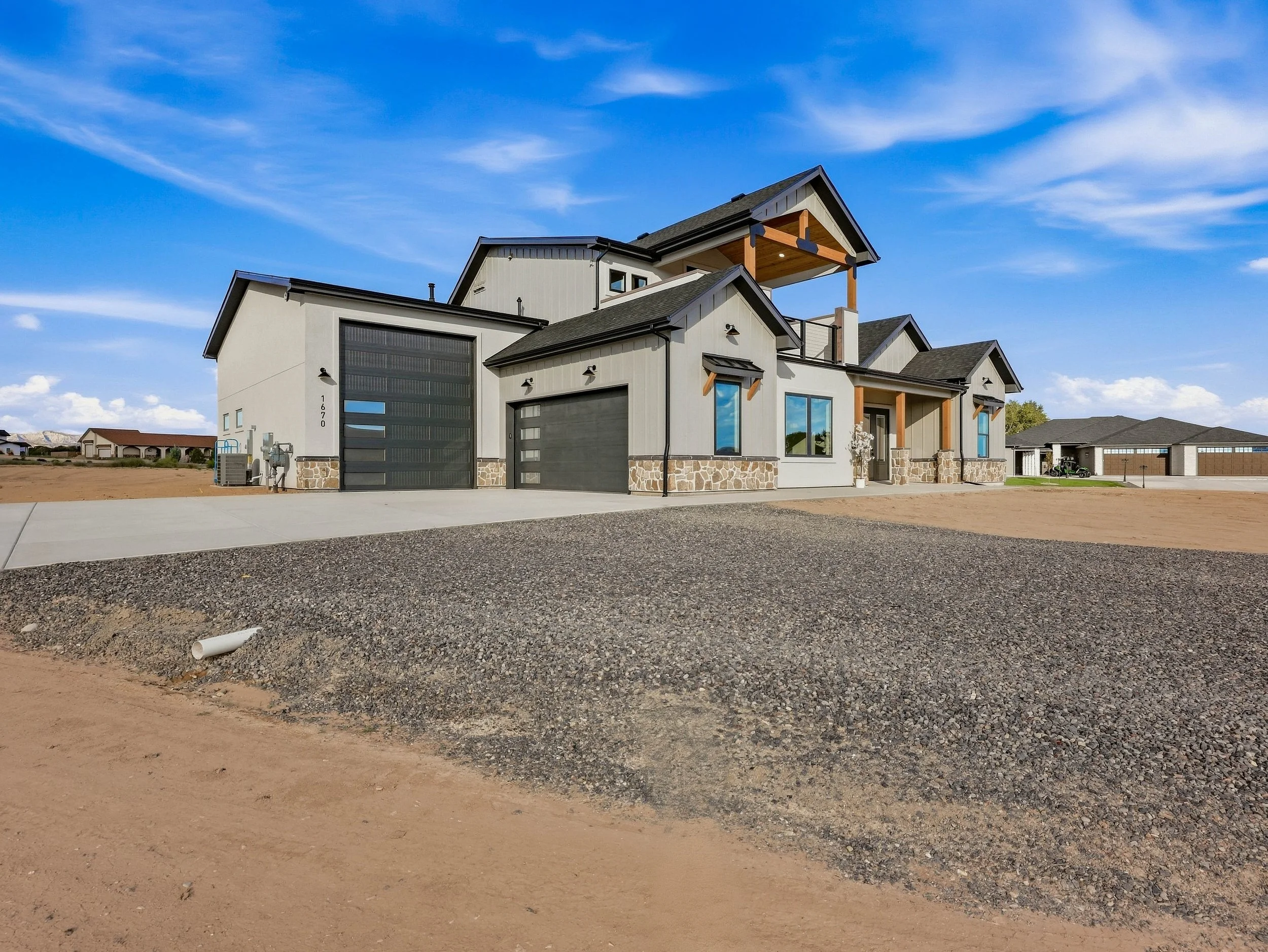 02-1670 Kangaroo Ct-2.jpg