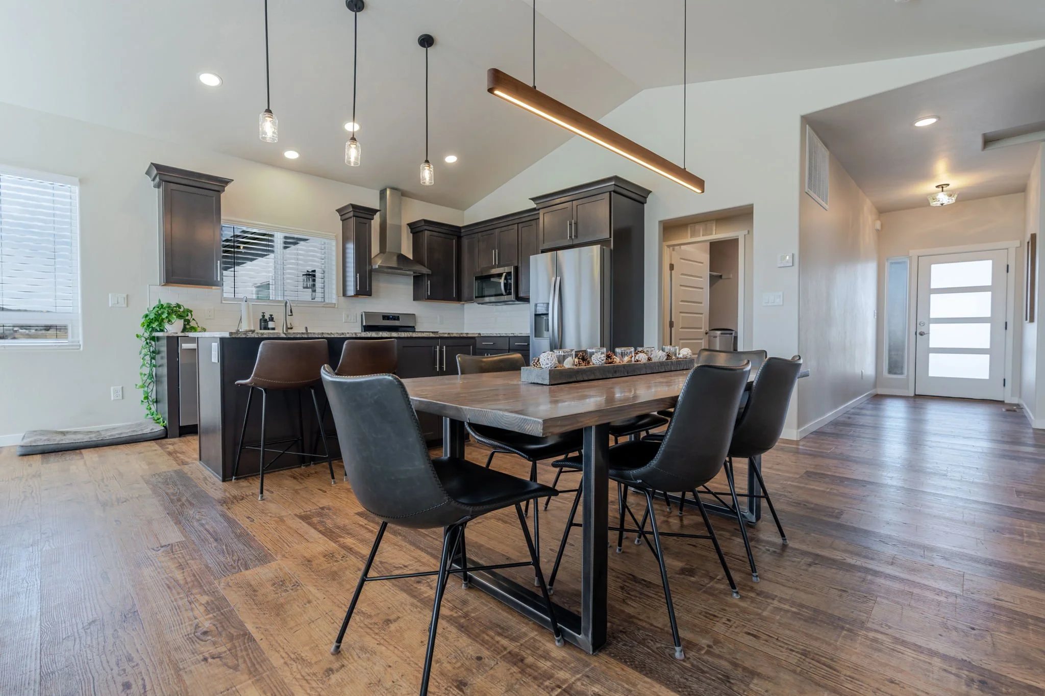 17-web-or-mls-1301 M Road-10.jpg