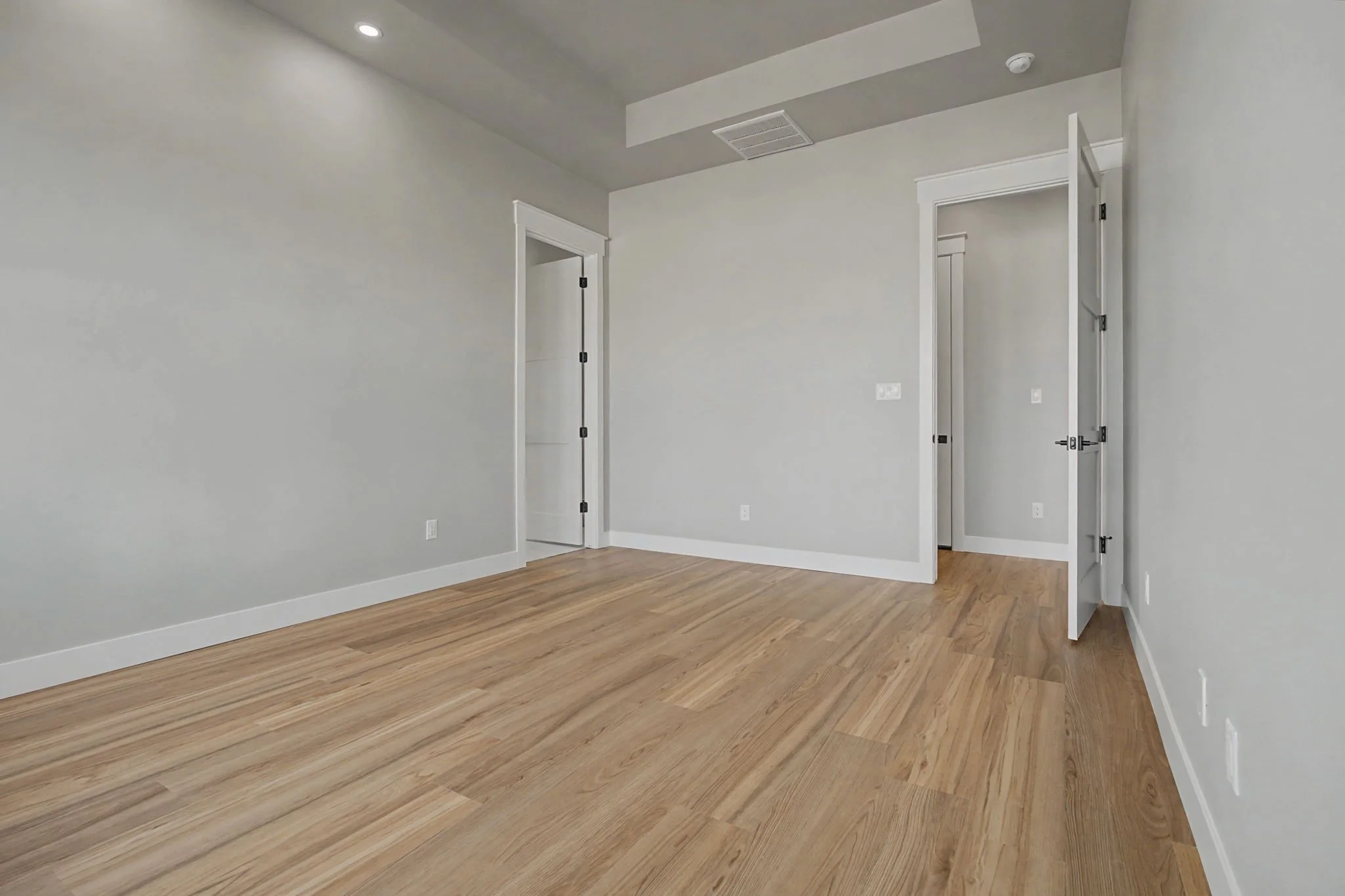 27-web-or-mls-351 Mee Canyon Cir-19.jpg