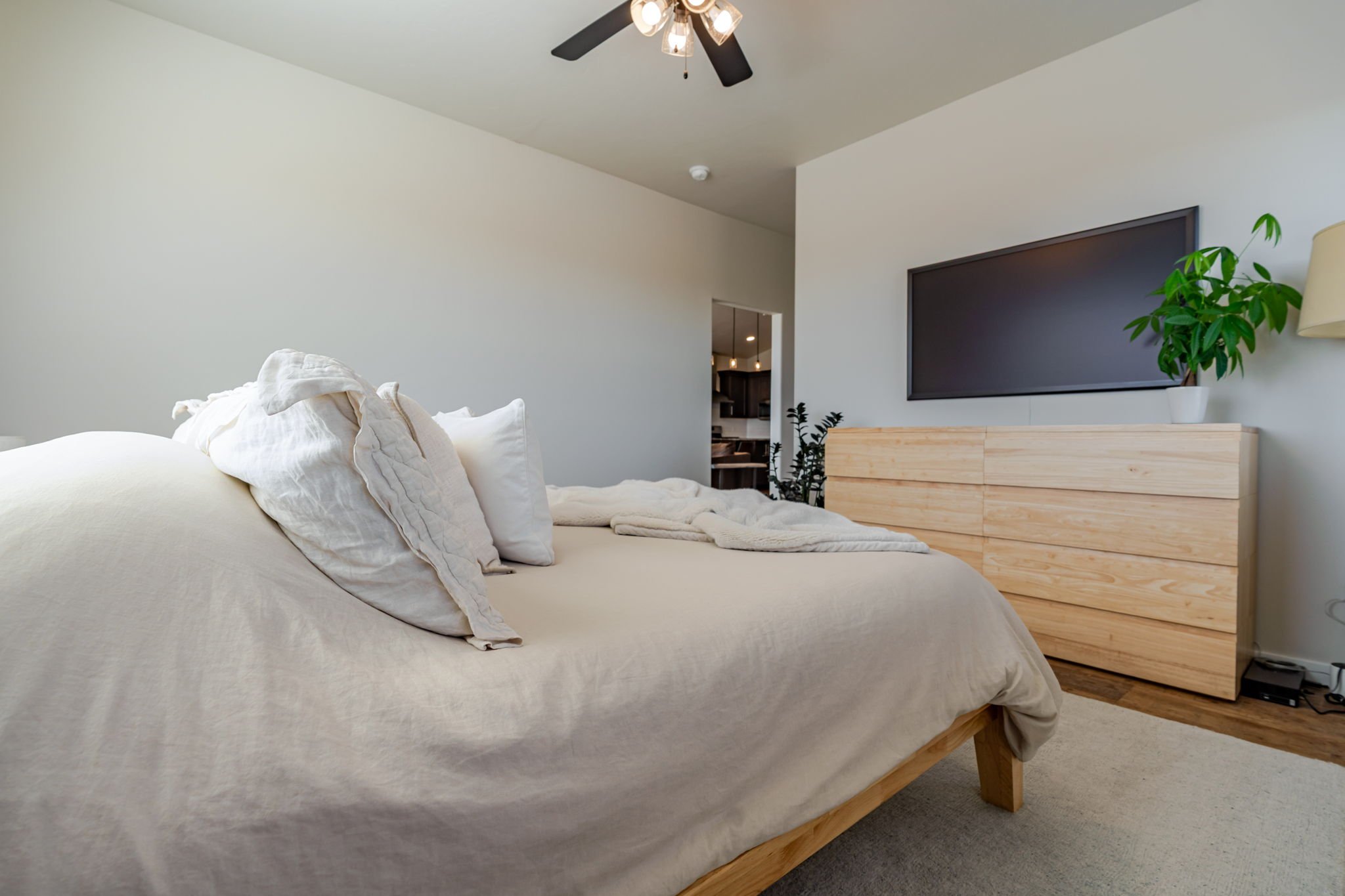 9-web-or-mls-1301 M Road-18.jpg